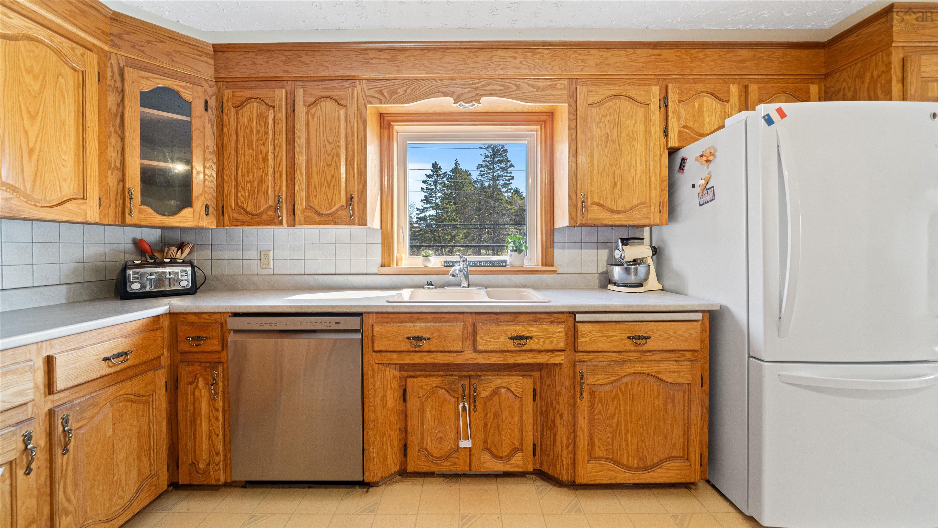 $499,900.00: 7381 7 Highway, West Chezzetcook