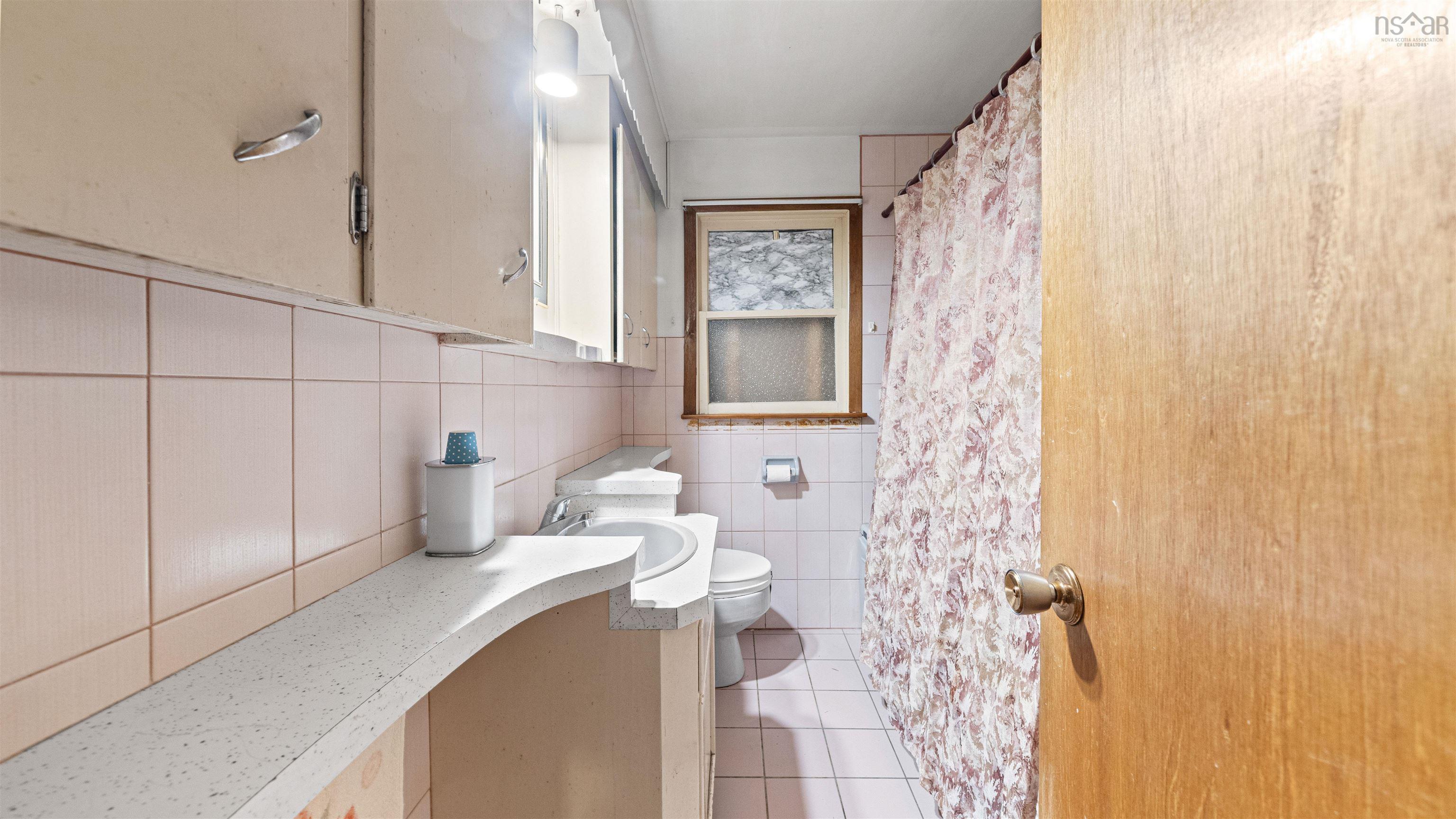 $499,900.00: 7381 7 Highway, West Chezzetcook