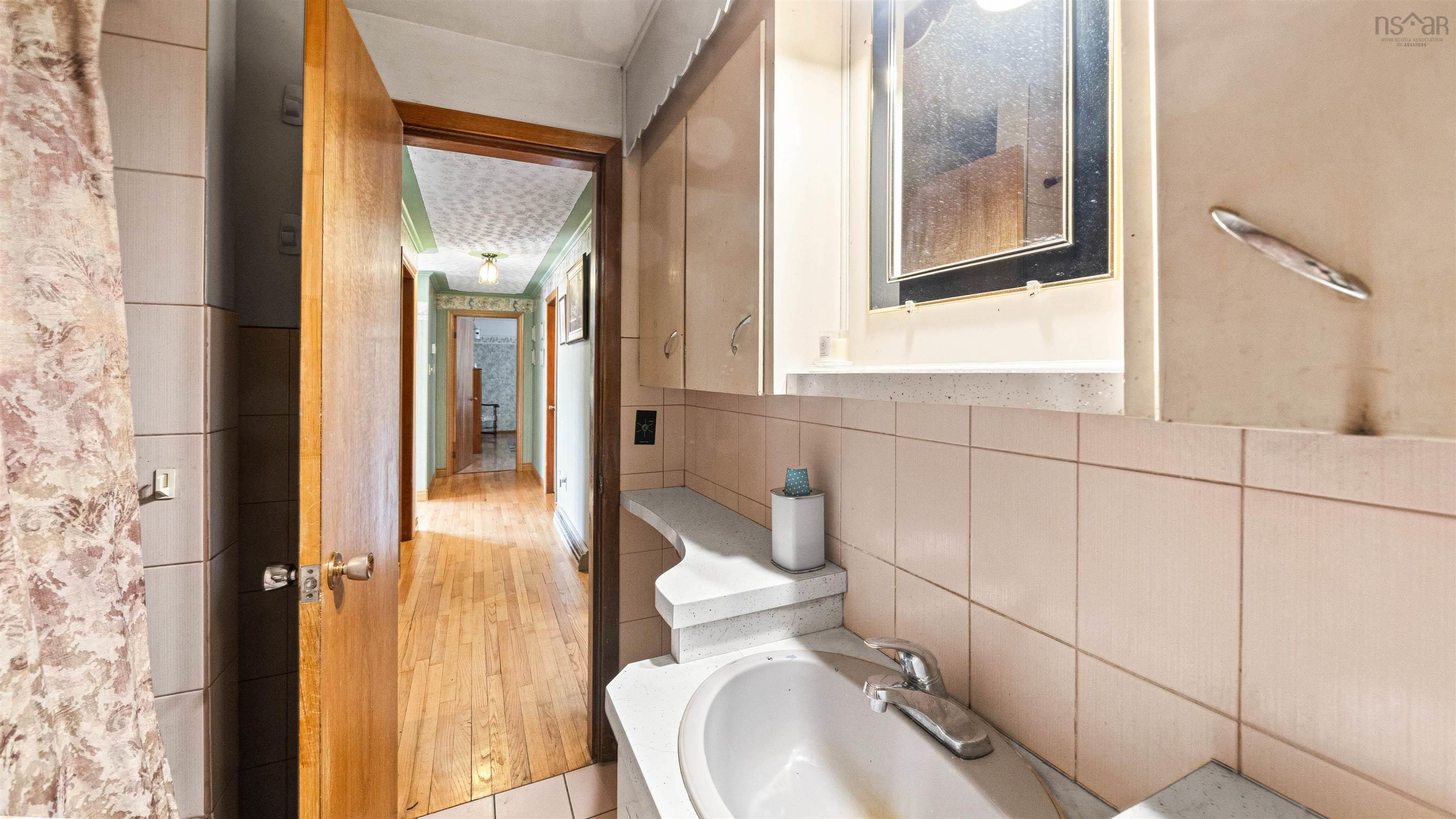 $499,900.00: 7381 7 Highway, West Chezzetcook