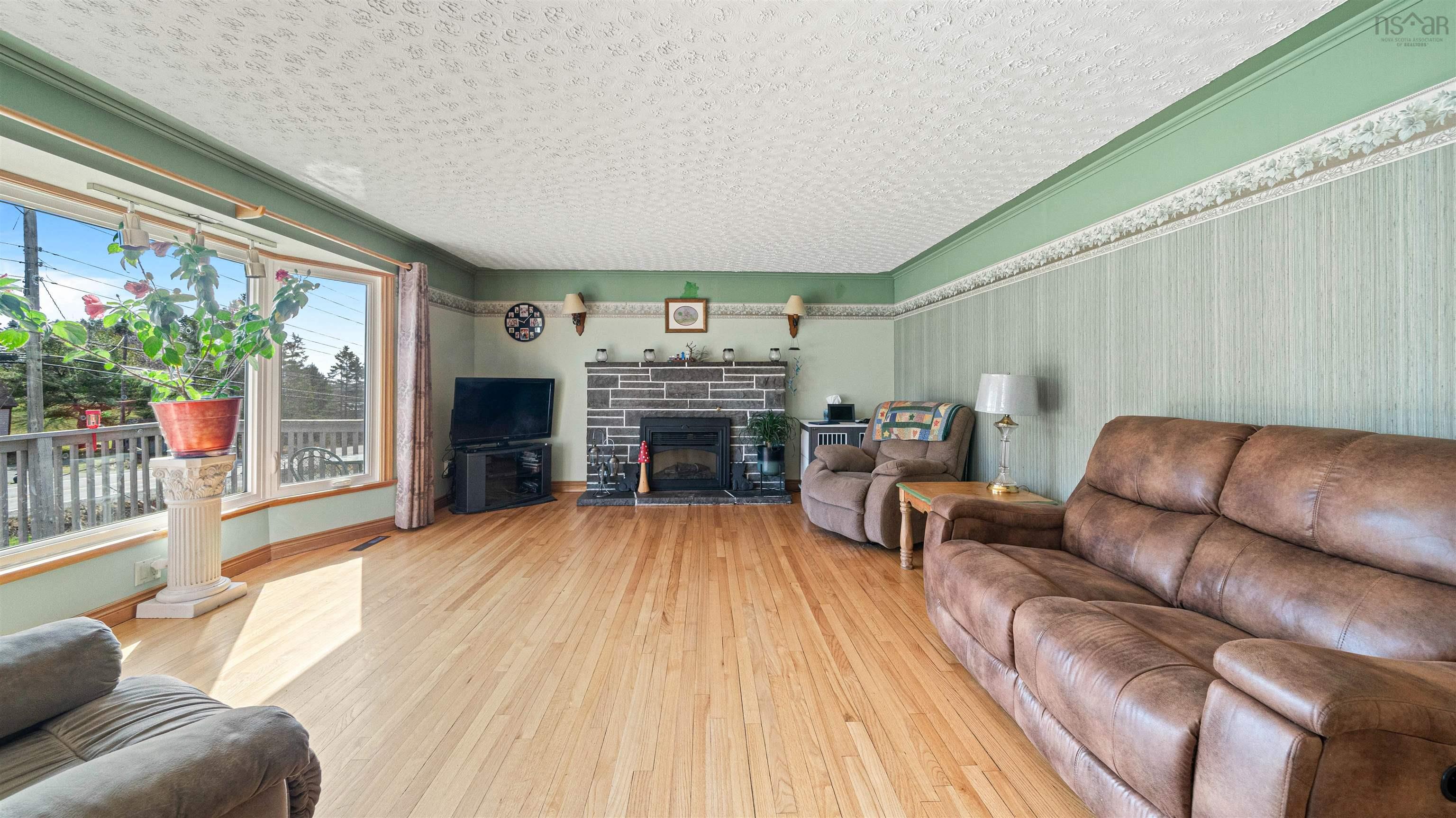 $499,900.00: 7381 7 Highway, West Chezzetcook