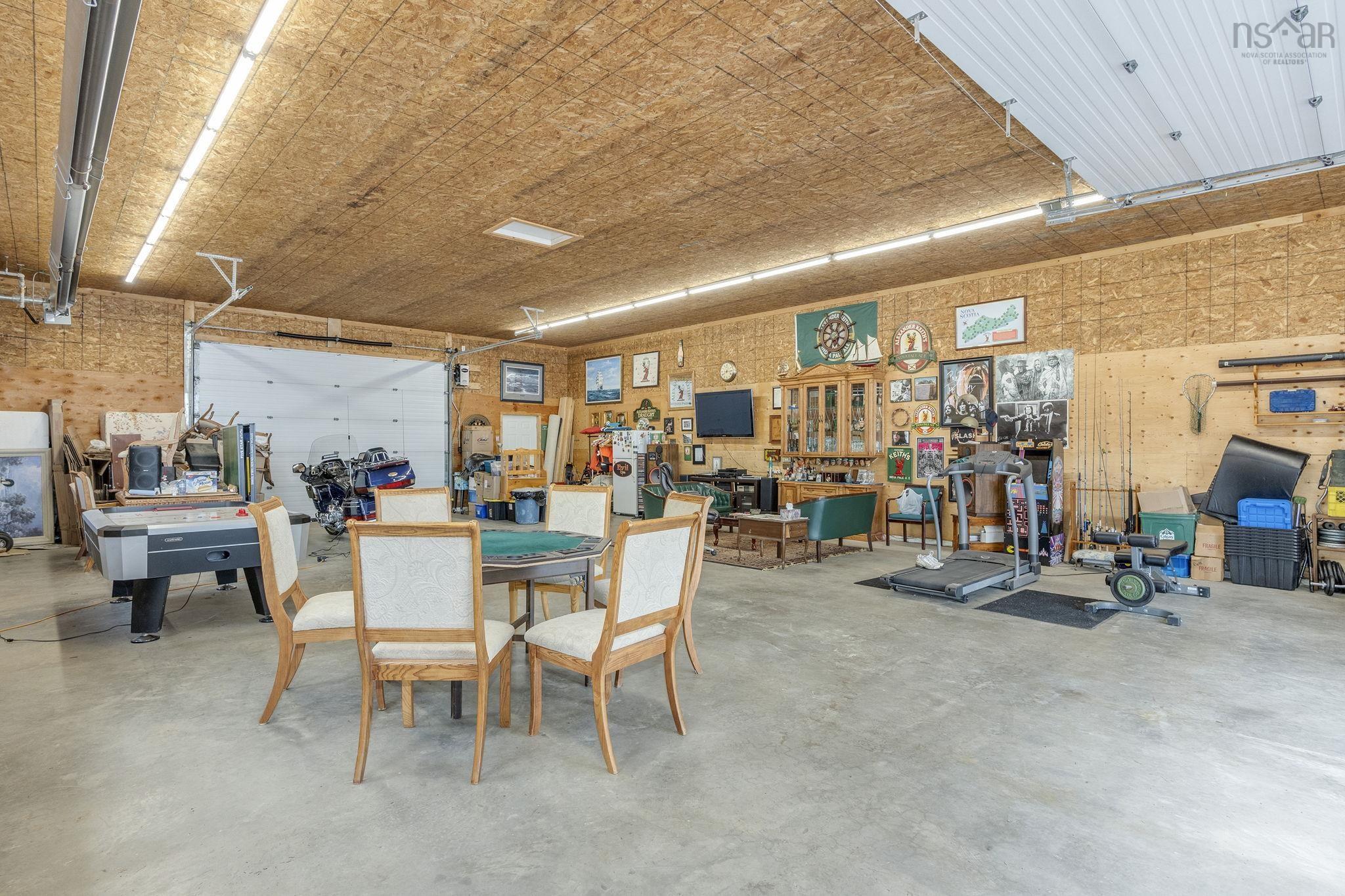 $995,000.00: 945 High Landing Road, Parkdale