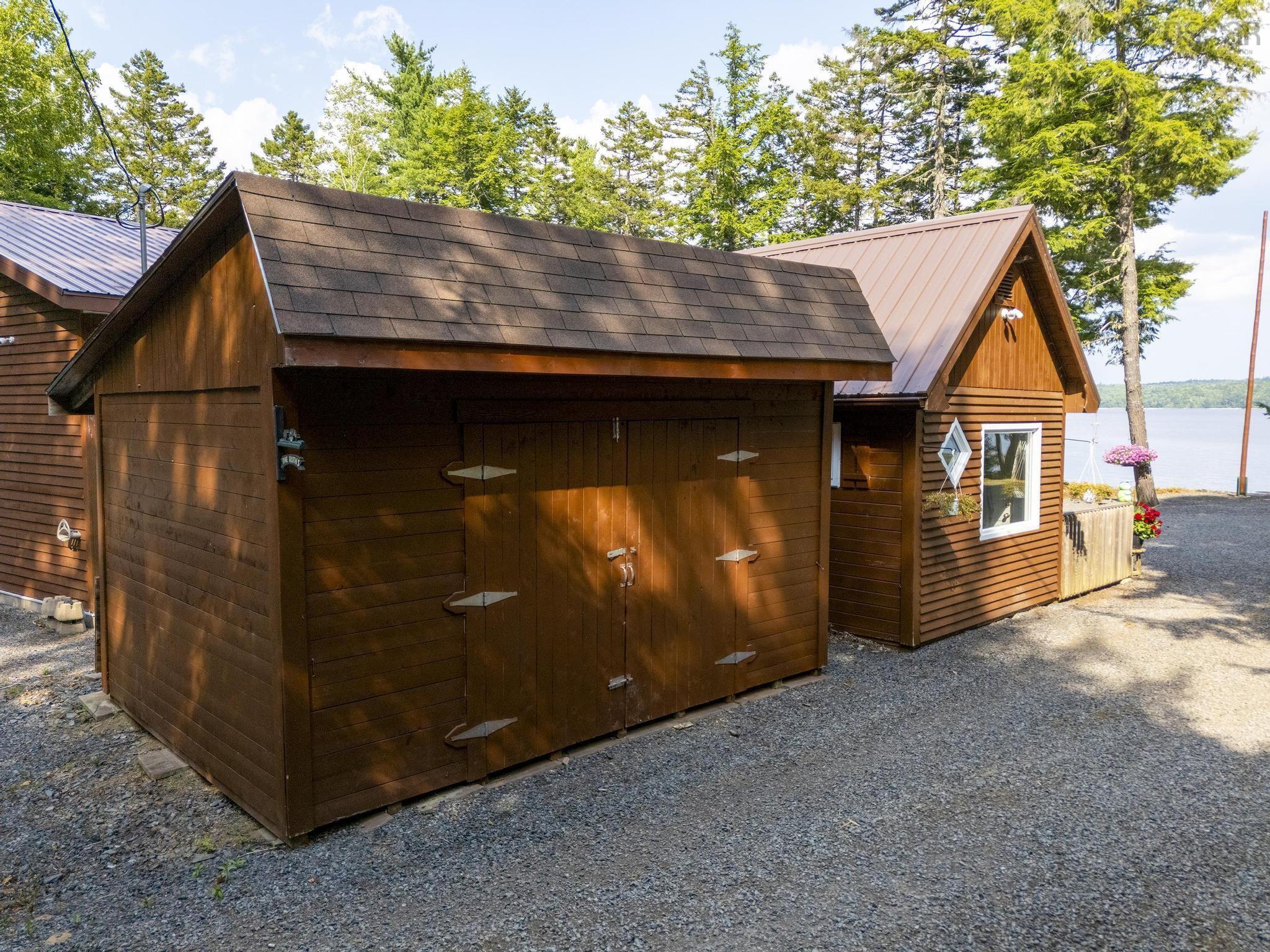 $995,000.00: 945 High Landing Road, Parkdale