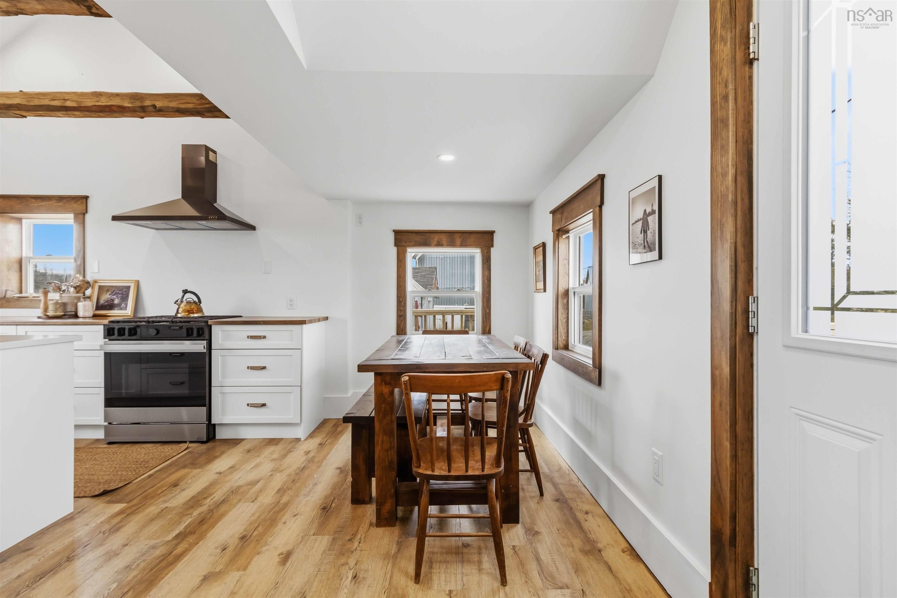 $499,900.00: 2050 Indian Road, Macphees Corner