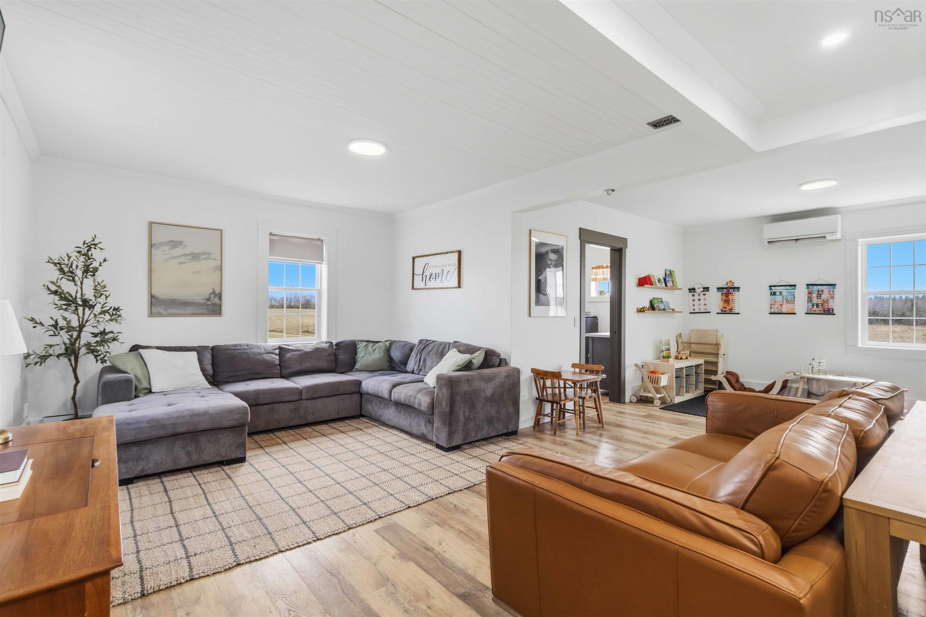 $499,900.00: 2050 Indian Road, Macphees Corner