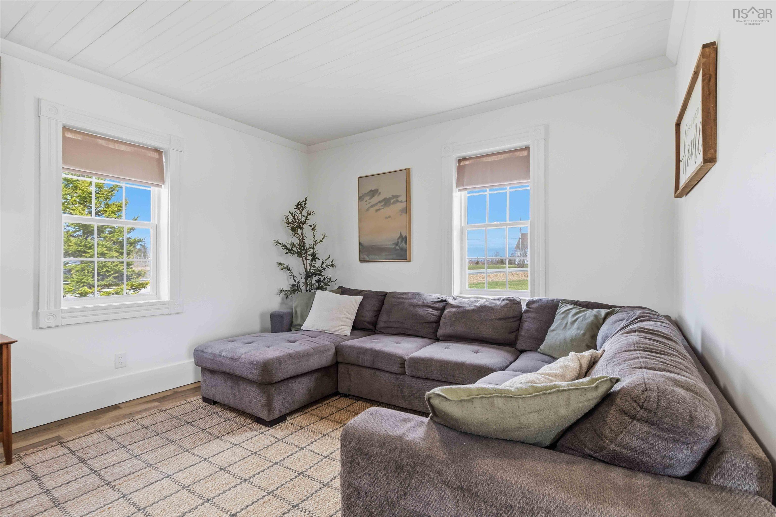 $499,900.00: 2050 Indian Road, Macphees Corner