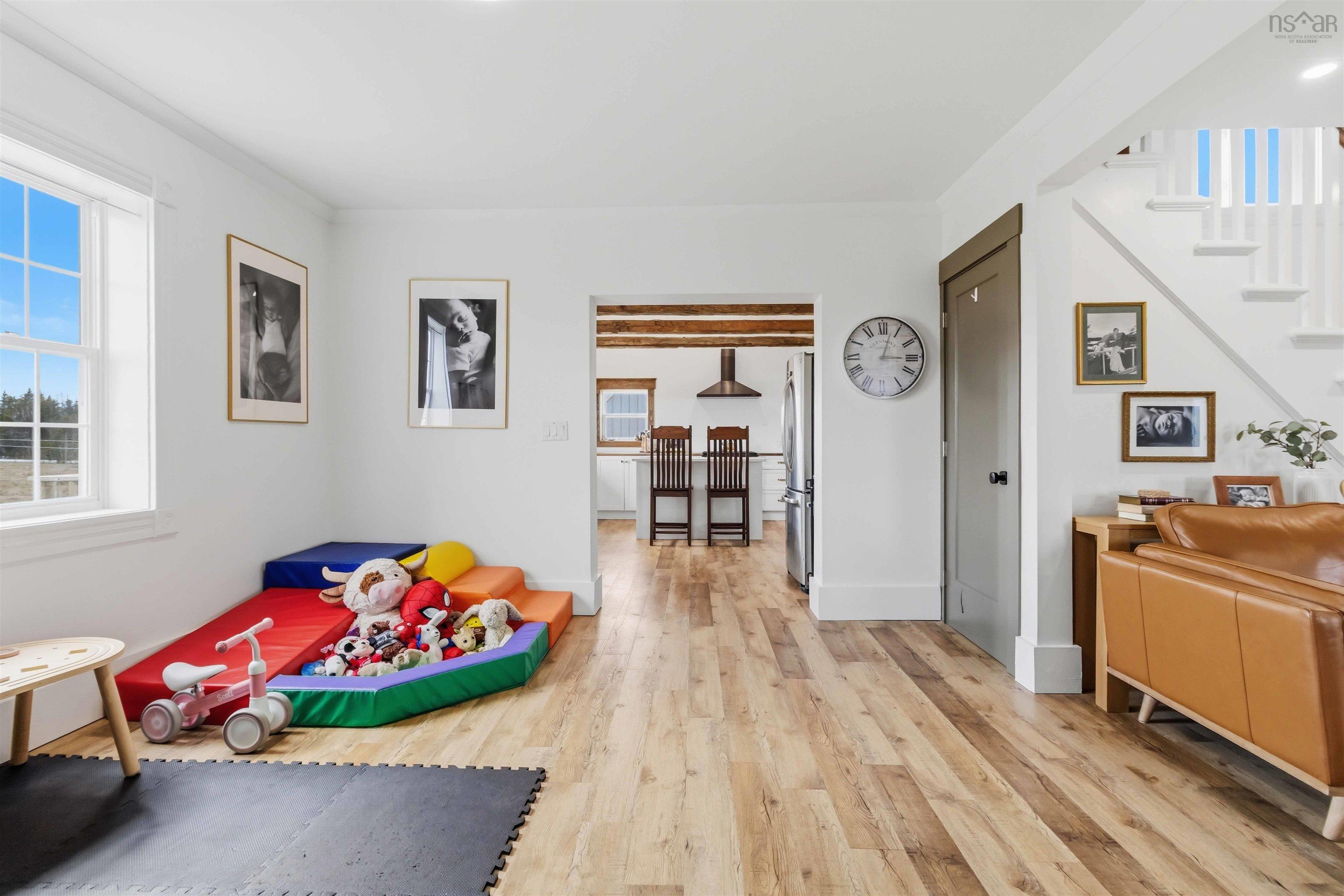 $499,900.00: 2050 Indian Road, Macphees Corner