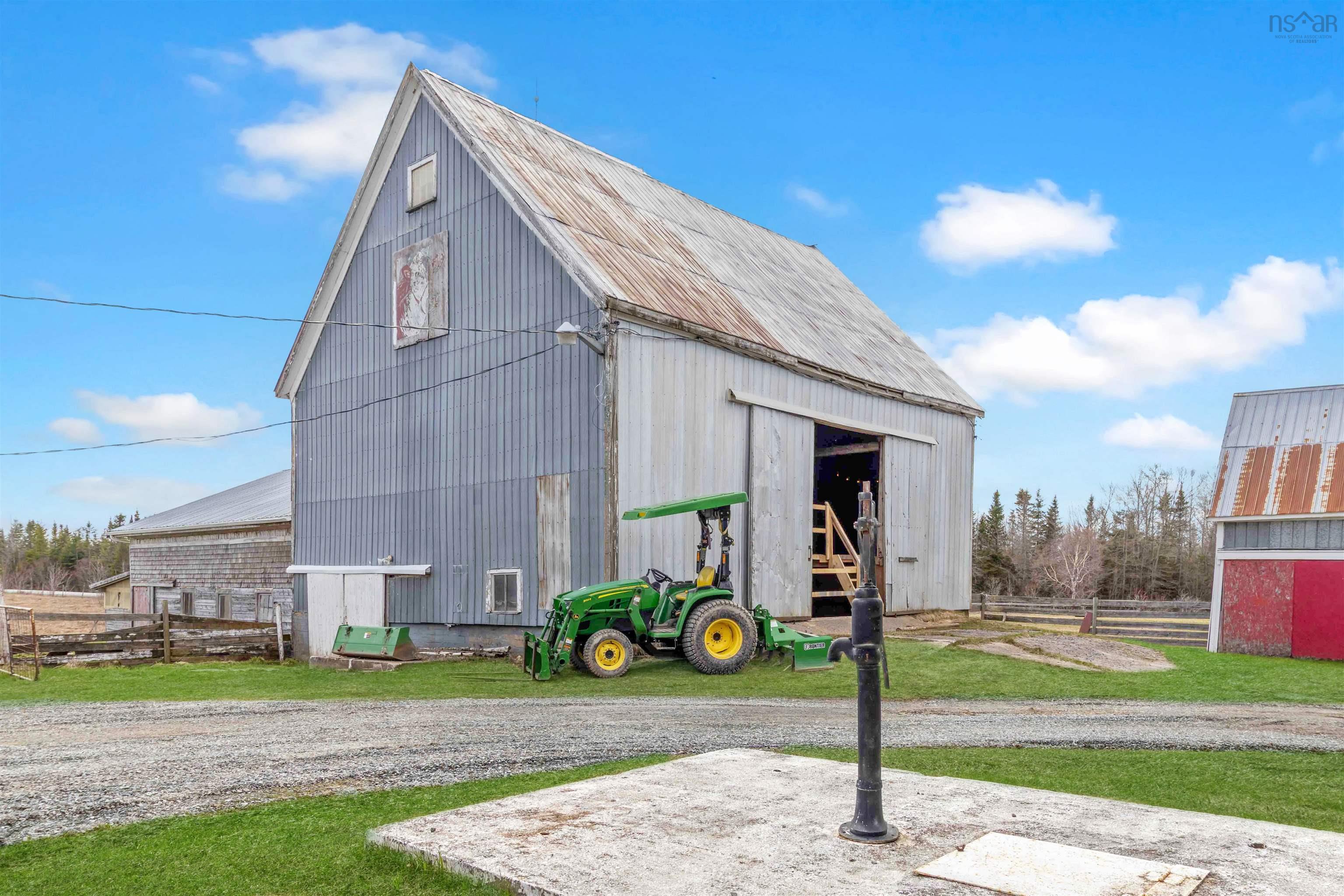 $499,900.00: 2050 Indian Road, Macphees Corner