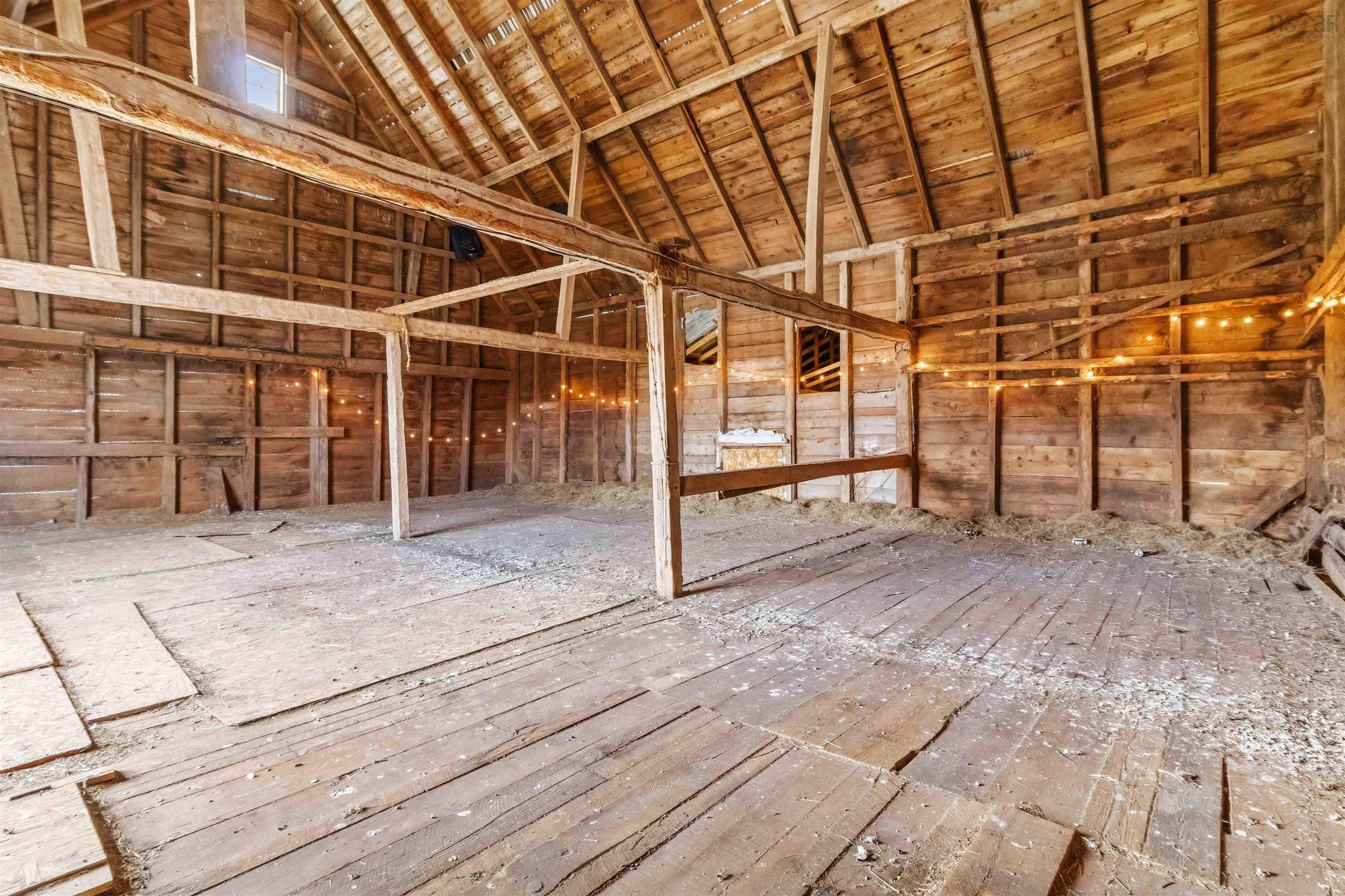 $499,900.00: 2050 Indian Road, Macphees Corner