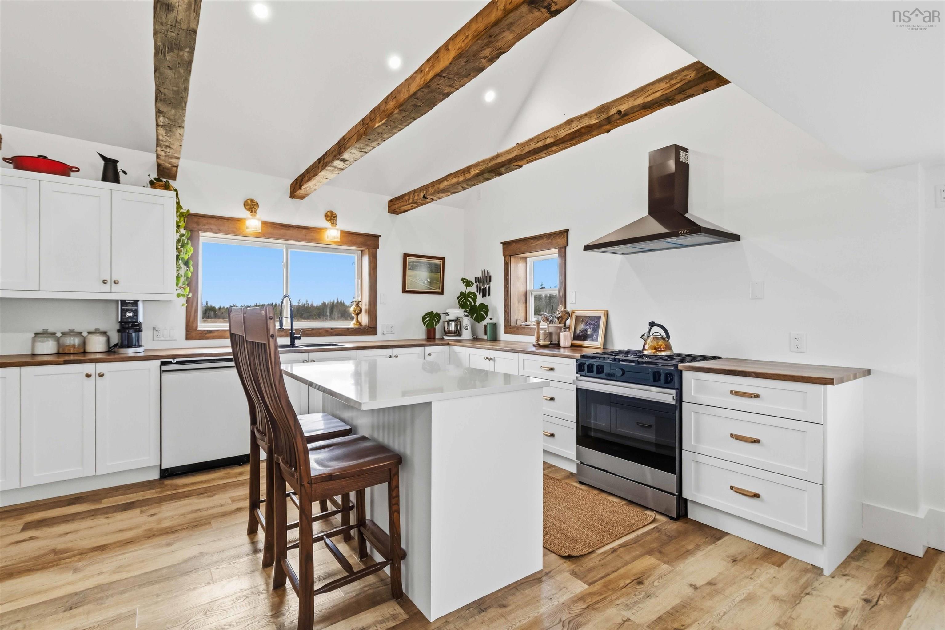 $499,900.00: 2050 Indian Road, Macphees Corner