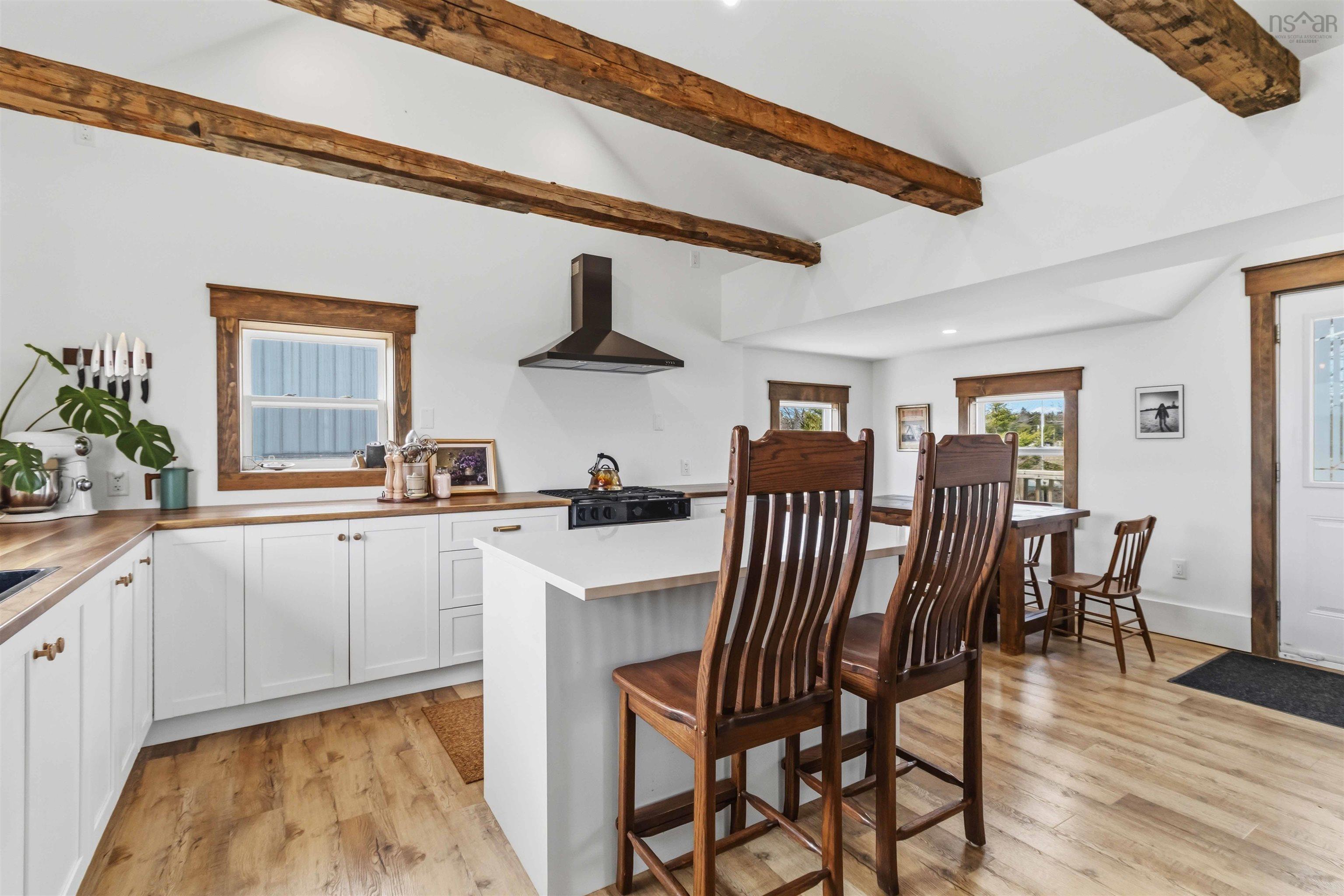 $499,900.00: 2050 Indian Road, Macphees Corner