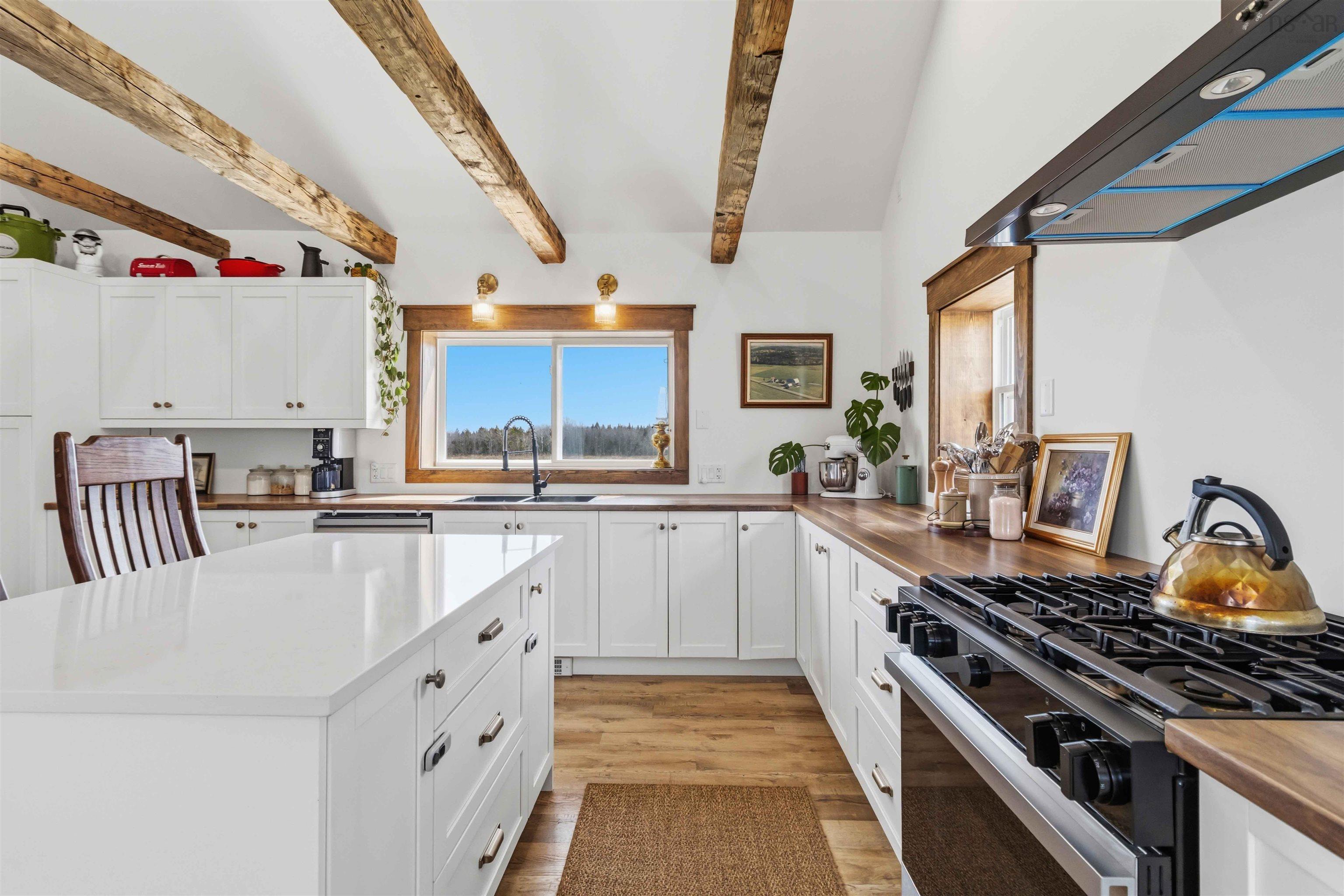 $499,900.00: 2050 Indian Road, Macphees Corner