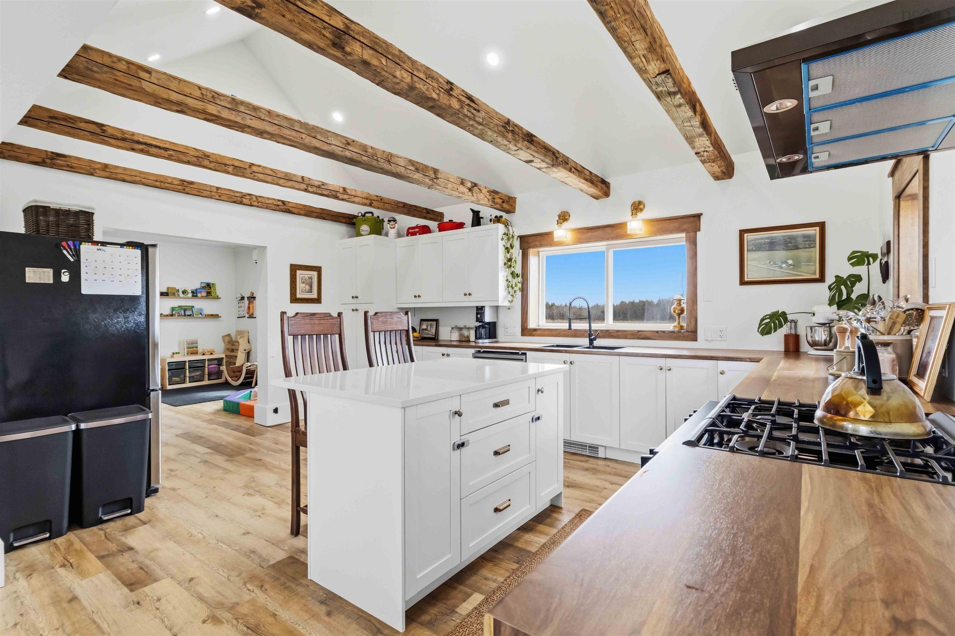 $499,900.00: 2050 Indian Road, Macphees Corner