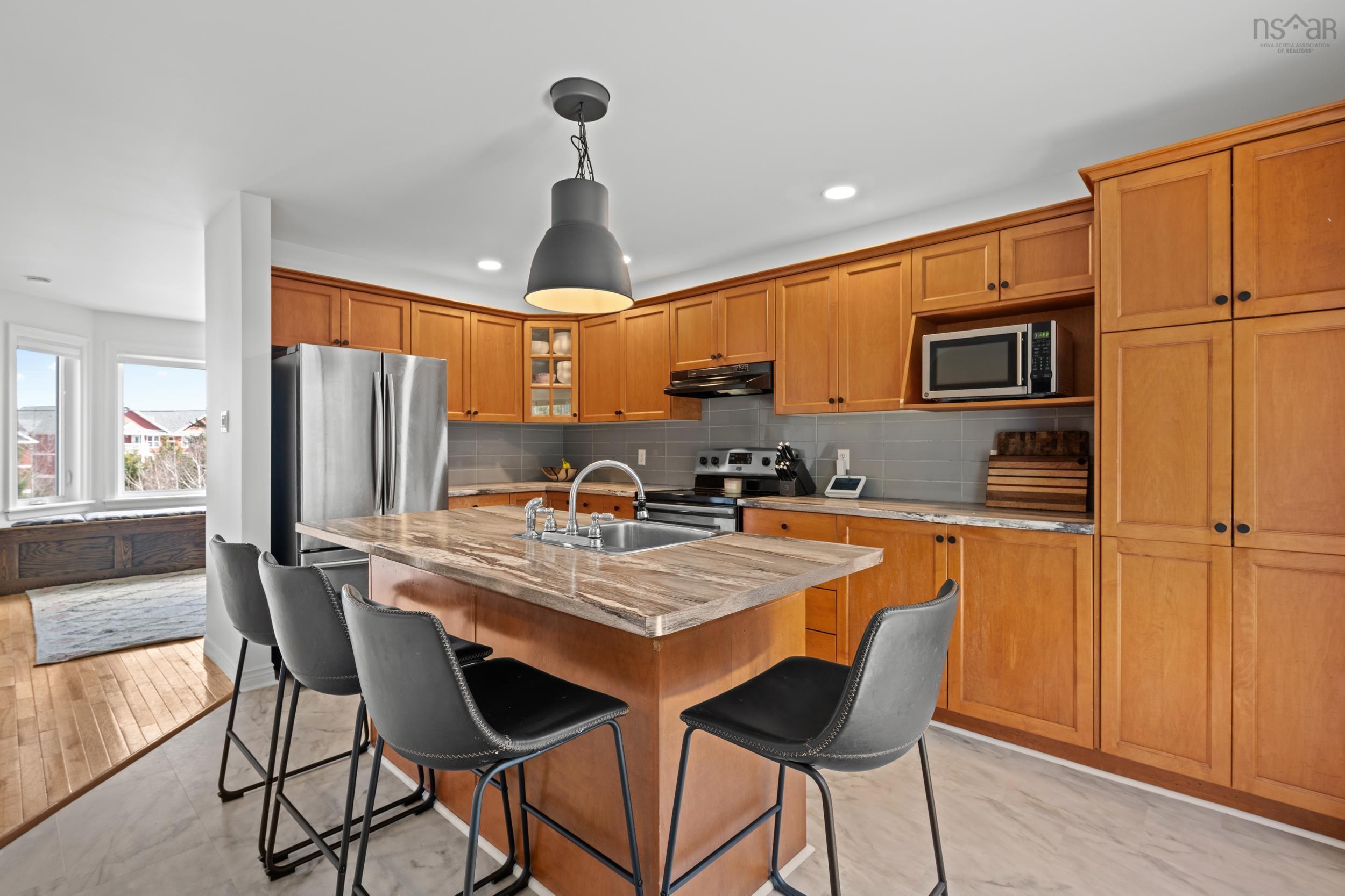 $529,900.00: 37 Royal Masts Way, Bedford