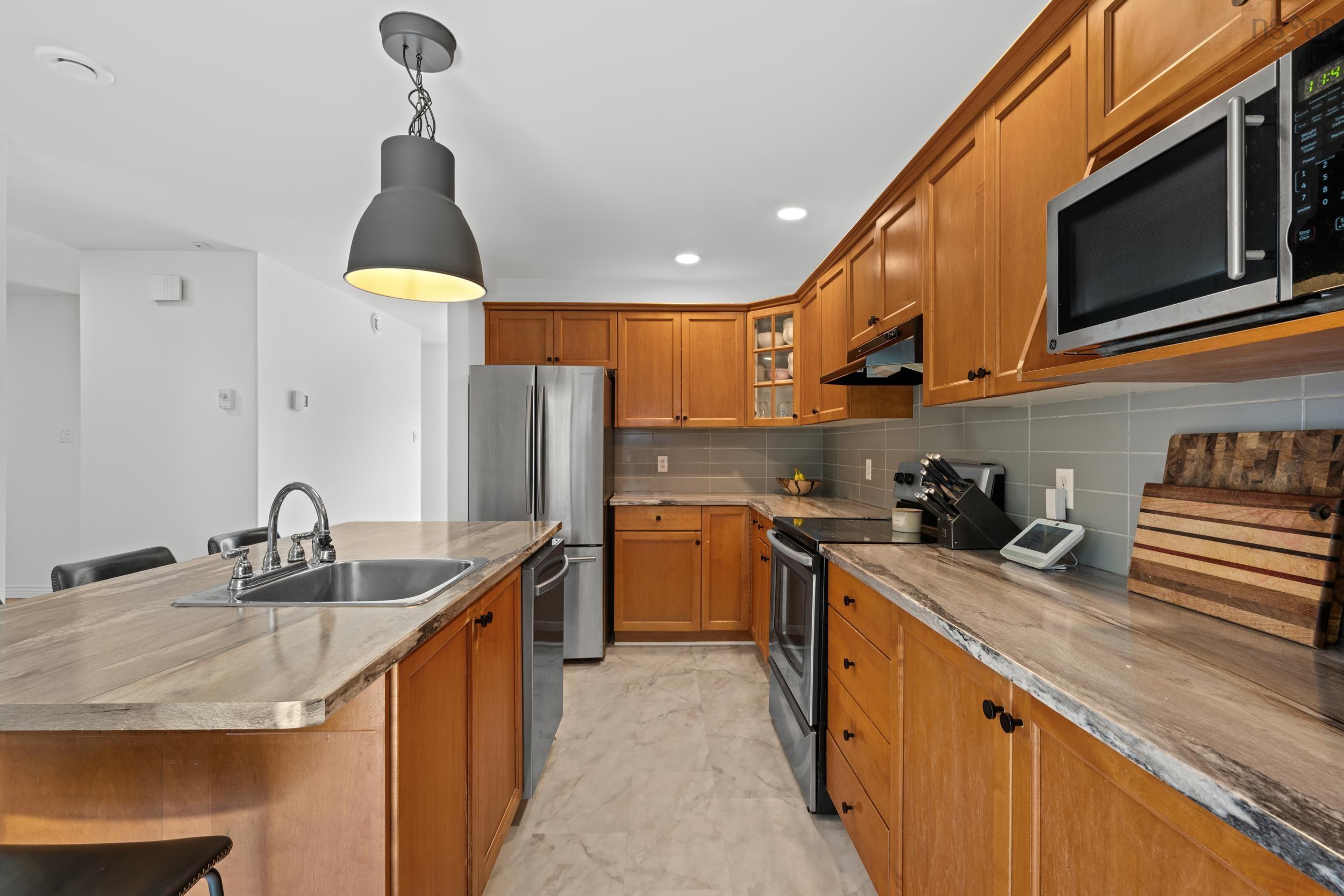 $529,900.00: 37 Royal Masts Way, Bedford