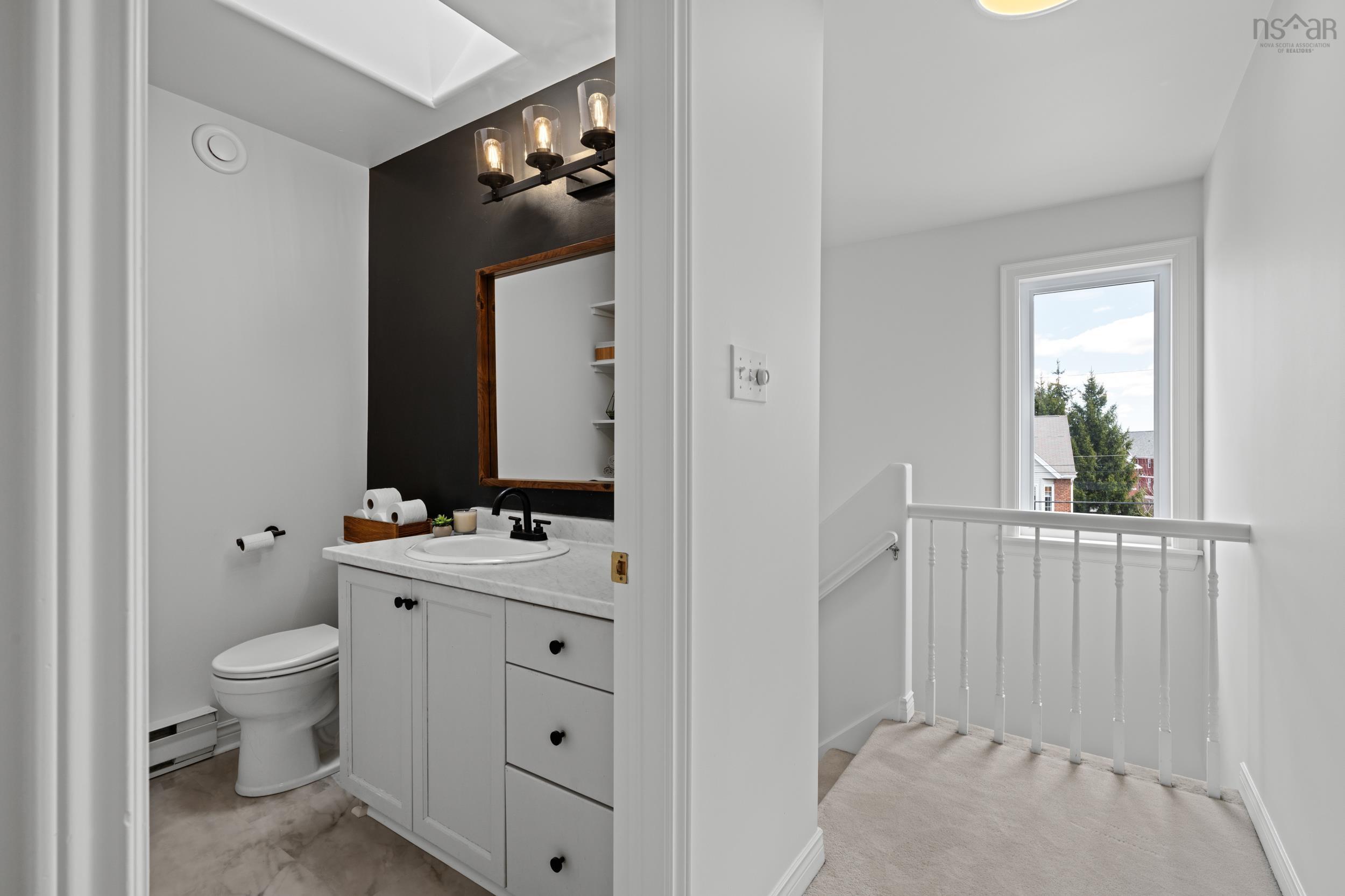 $529,900.00: 37 Royal Masts Way, Bedford