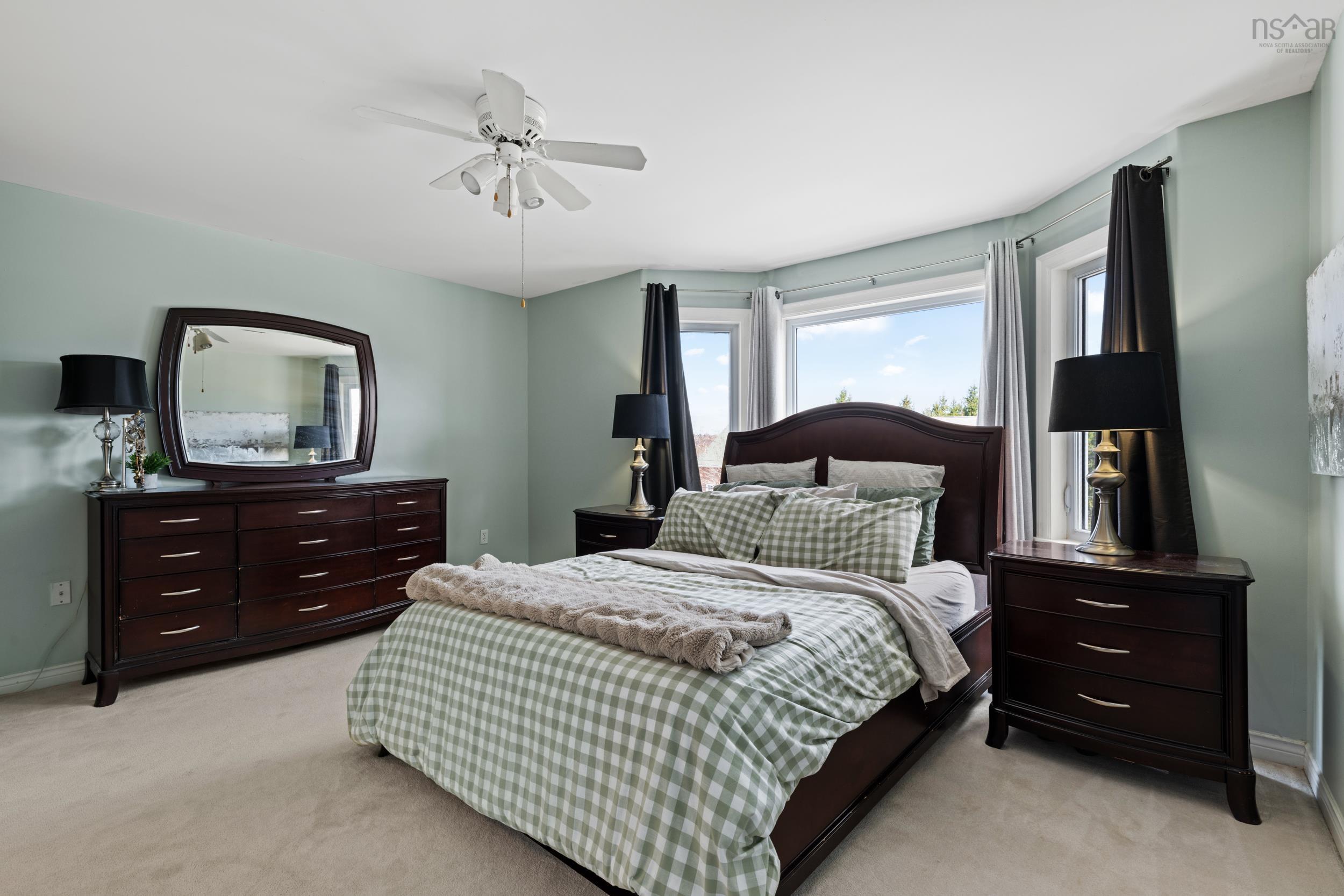 $529,900.00: 37 Royal Masts Way, Bedford