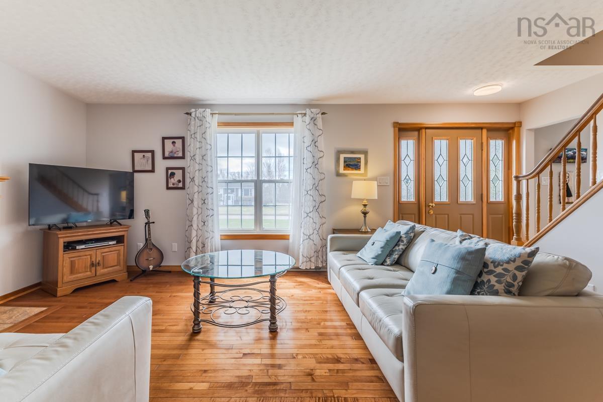 $589,000.00: 53 MEADOWLAND Avenue, Bible Hill
