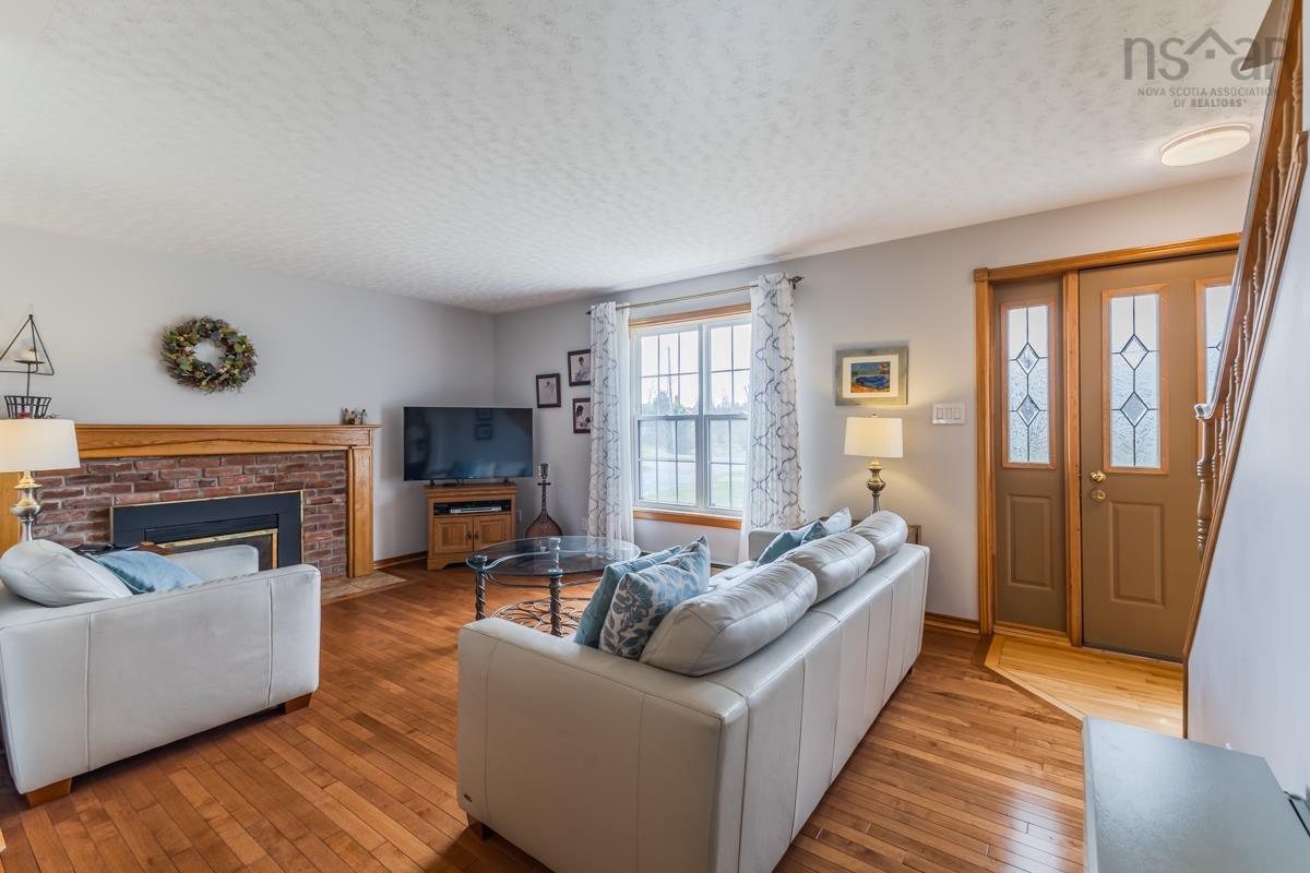 $589,000.00: 53 MEADOWLAND Avenue, Bible Hill