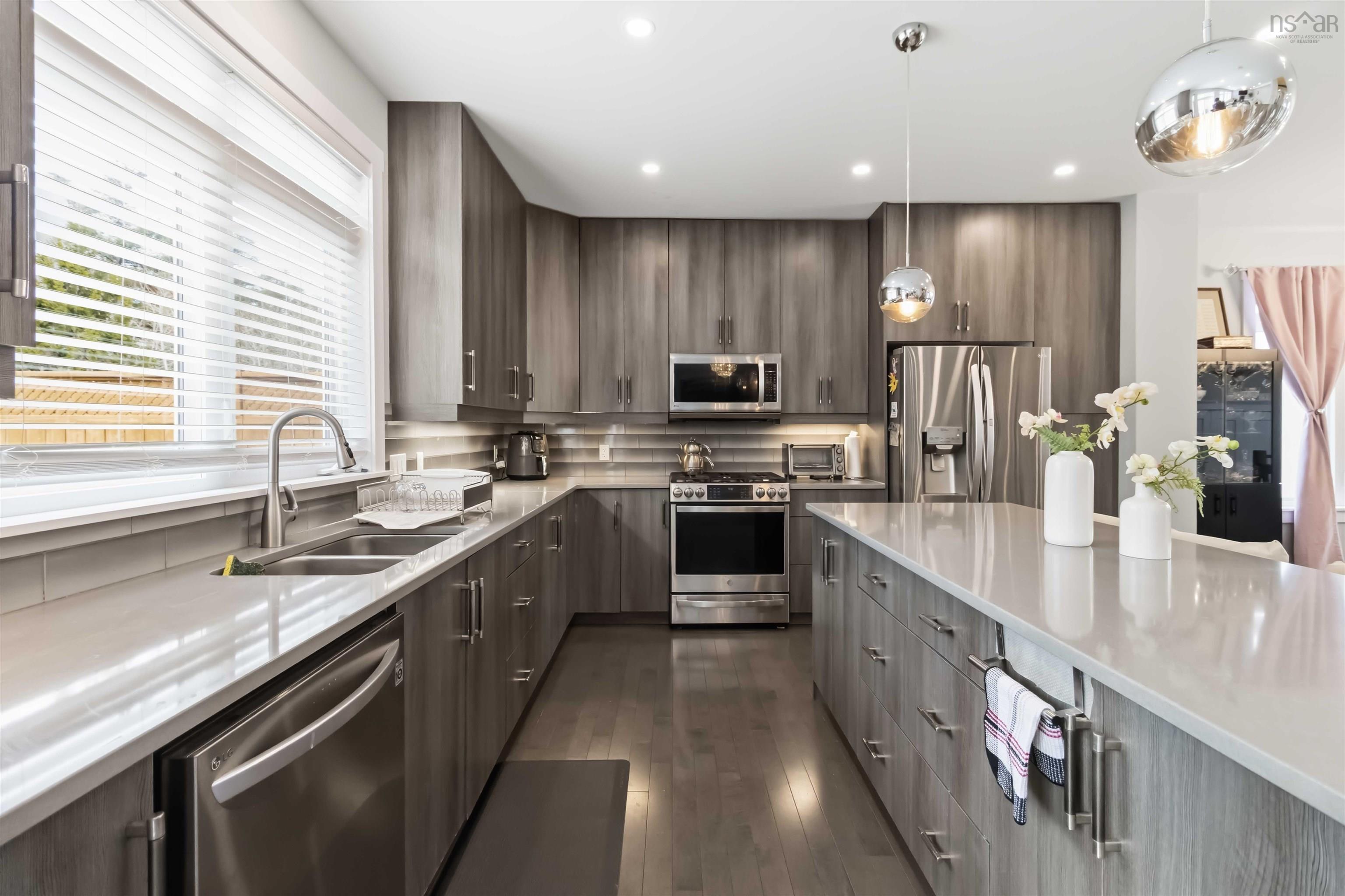 $1,199,999.00: 382 Starboard Drive, Halifax