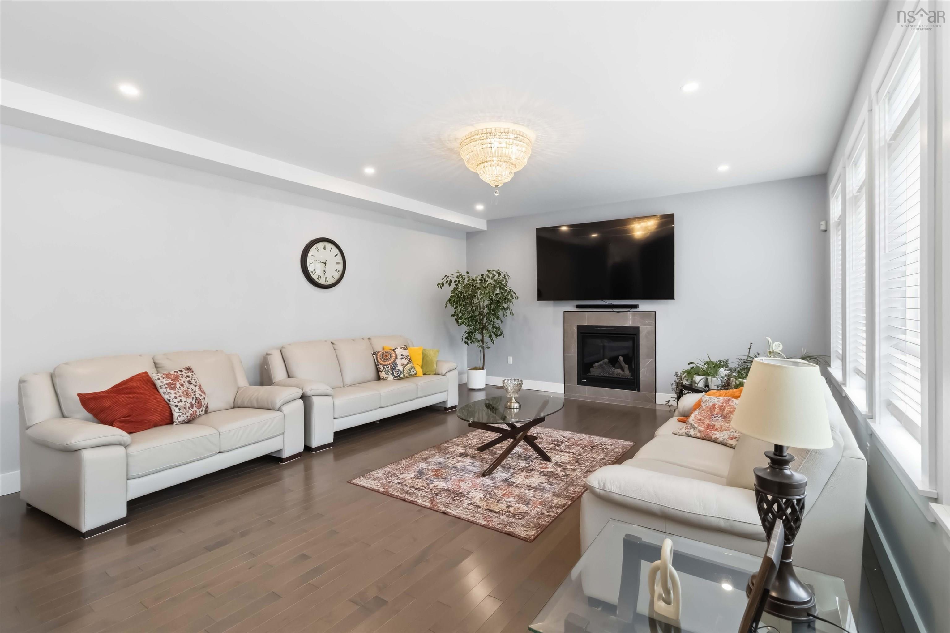 $1,199,999.00: 382 Starboard Drive, Halifax