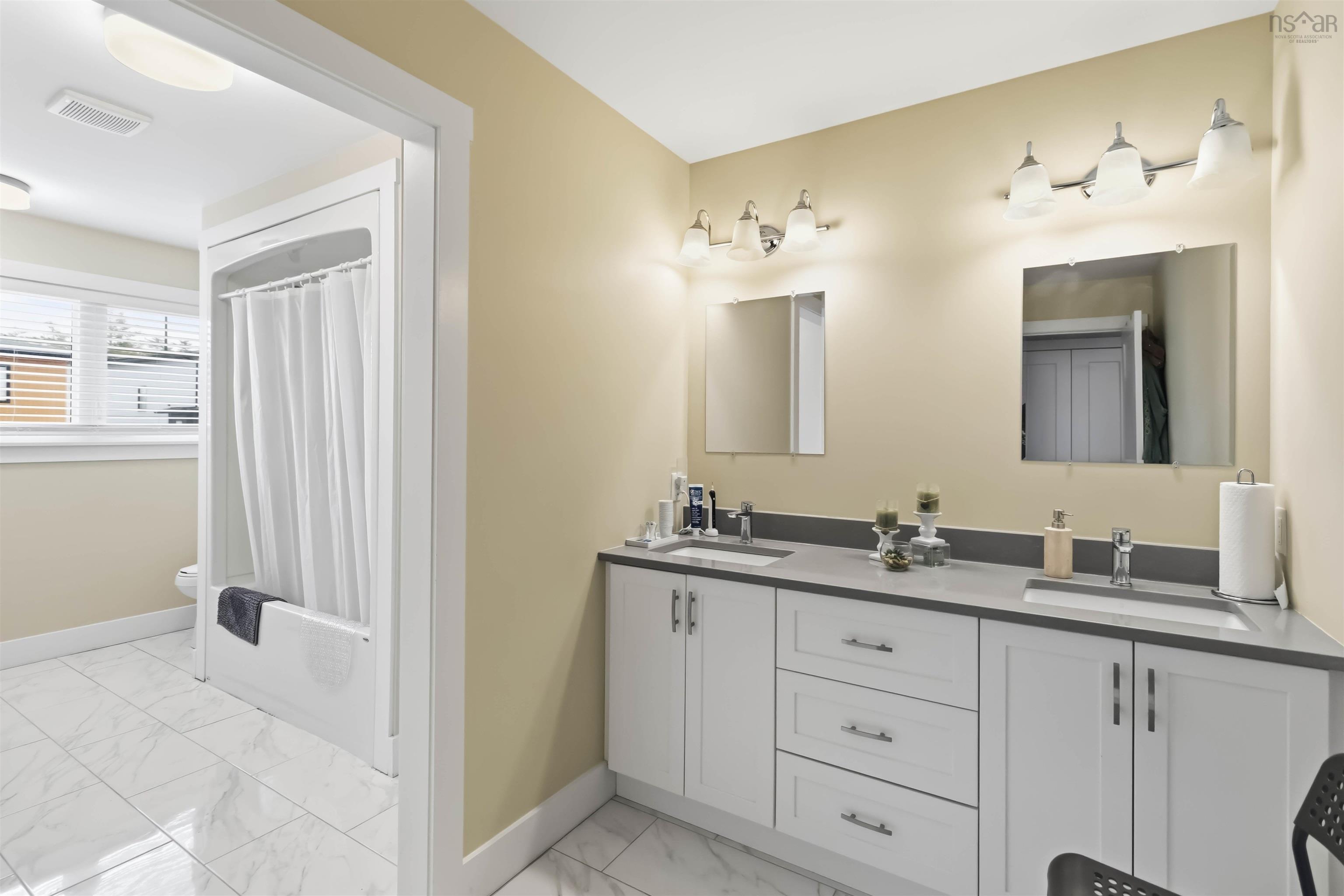 $1,199,999.00: 382 Starboard Drive, Halifax