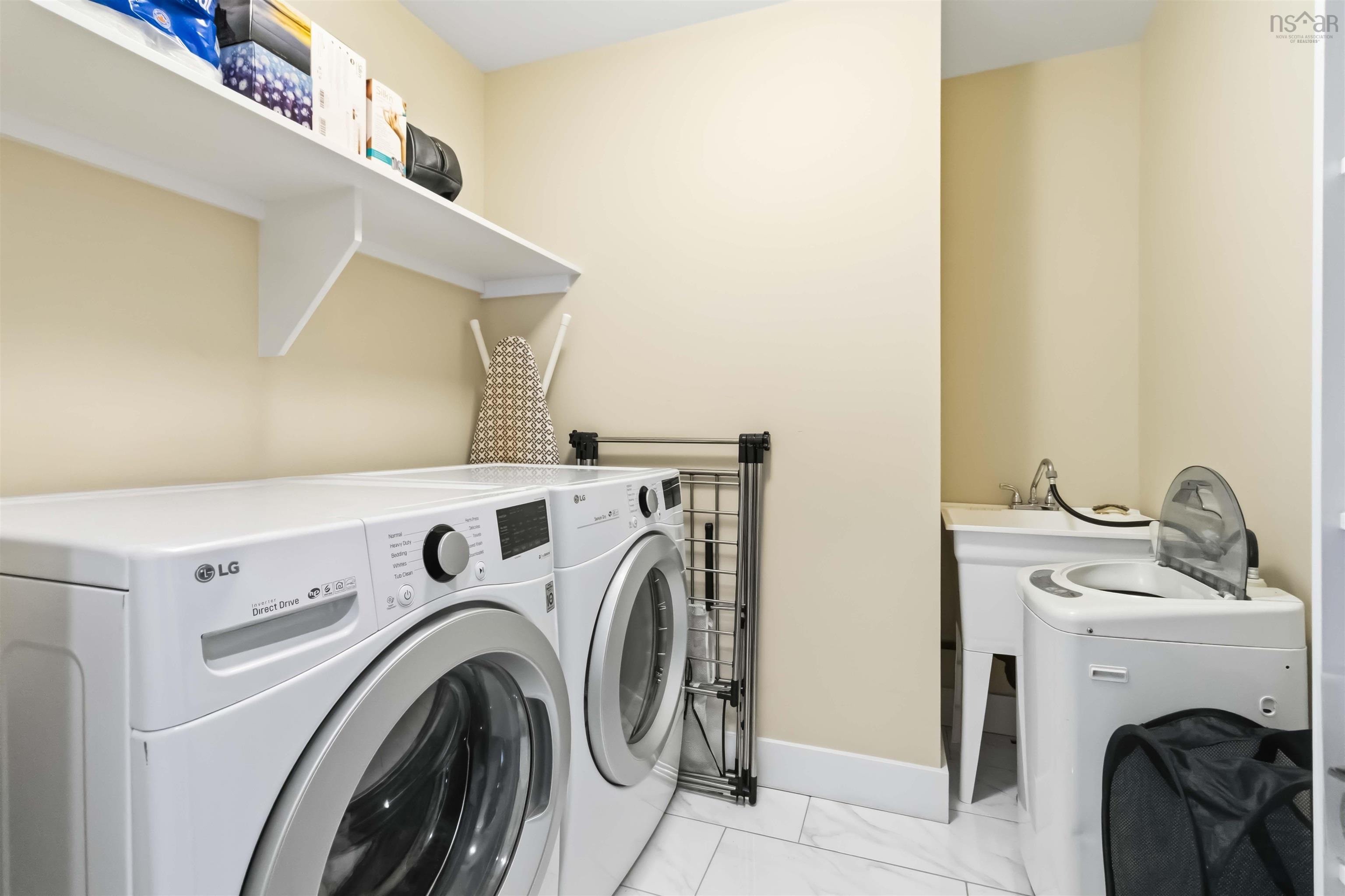 $1,199,999.00: 382 Starboard Drive, Halifax