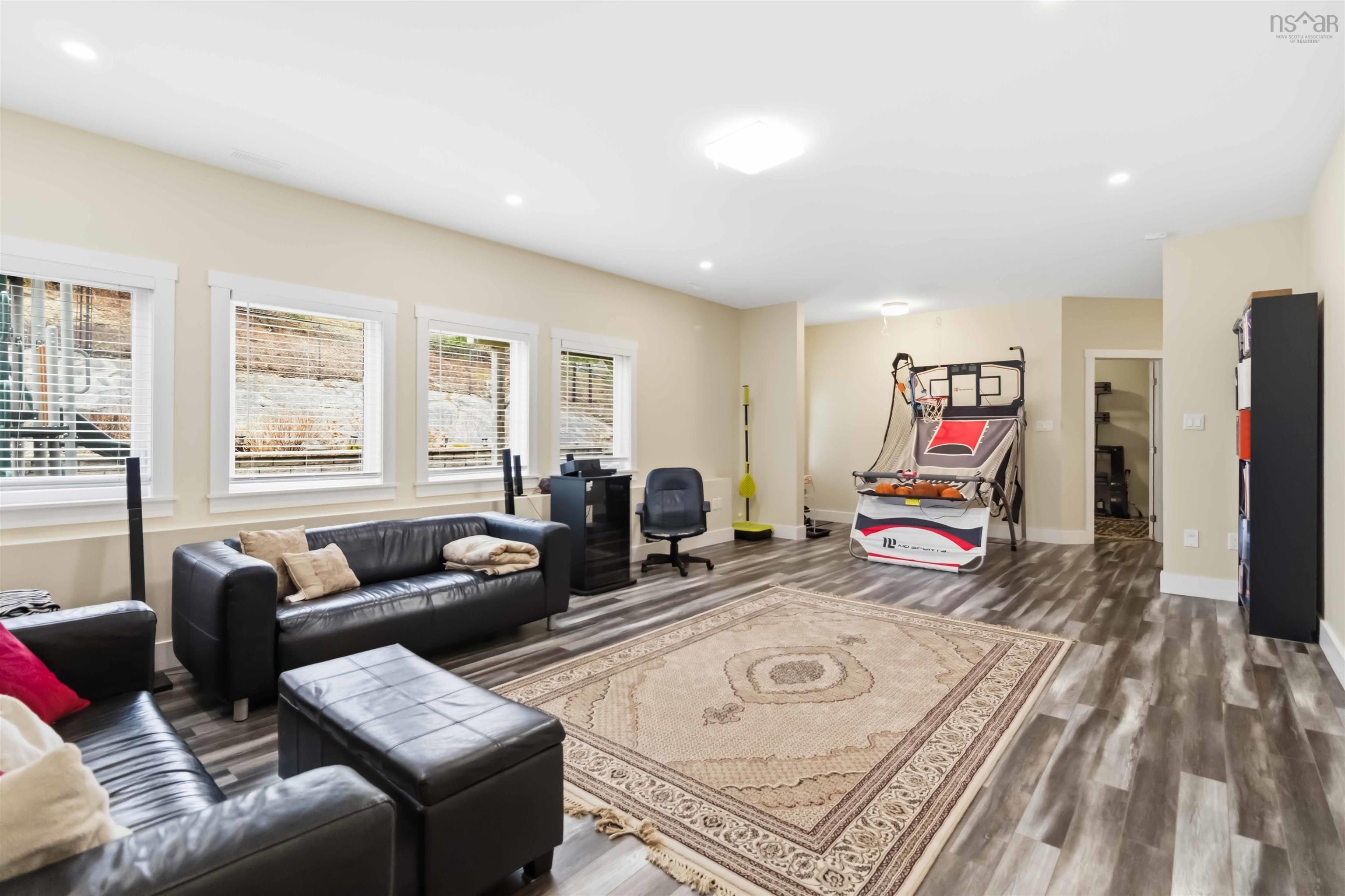 $1,199,999.00: 382 Starboard Drive, Halifax