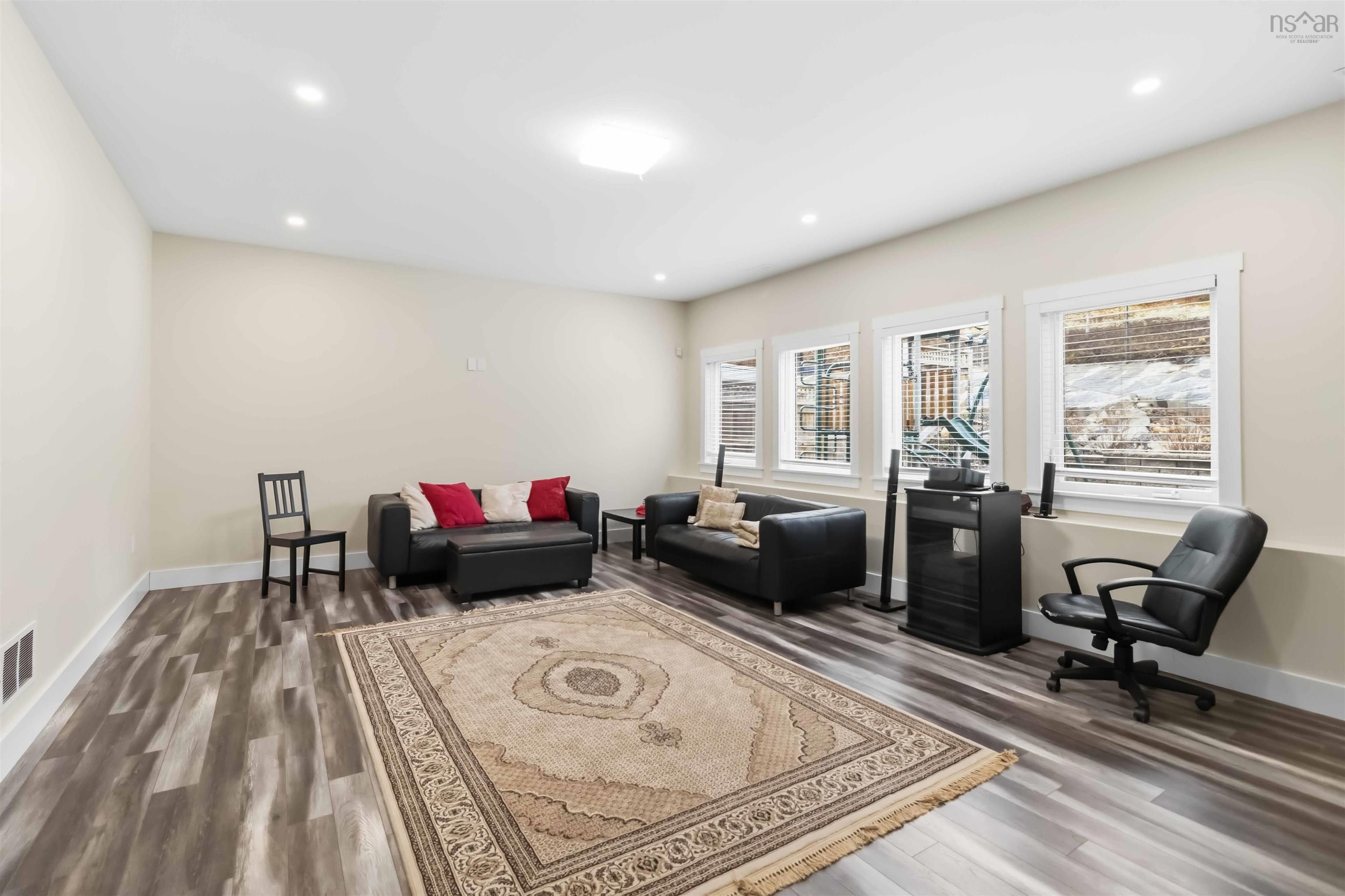 $1,199,999.00: 382 Starboard Drive, Halifax