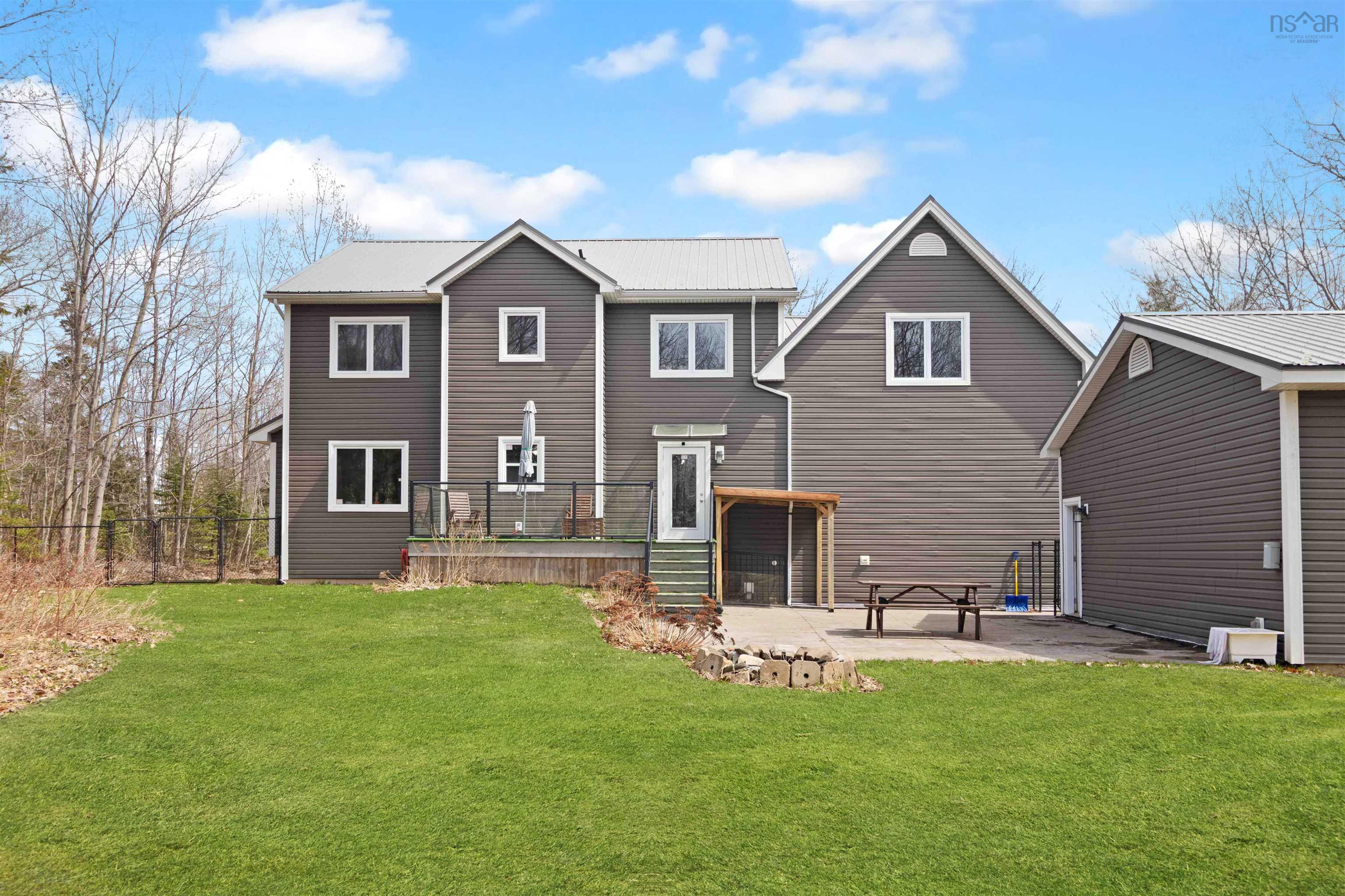 $1,100,000.00: 118 Stone Mount Drive, Lower Sackville