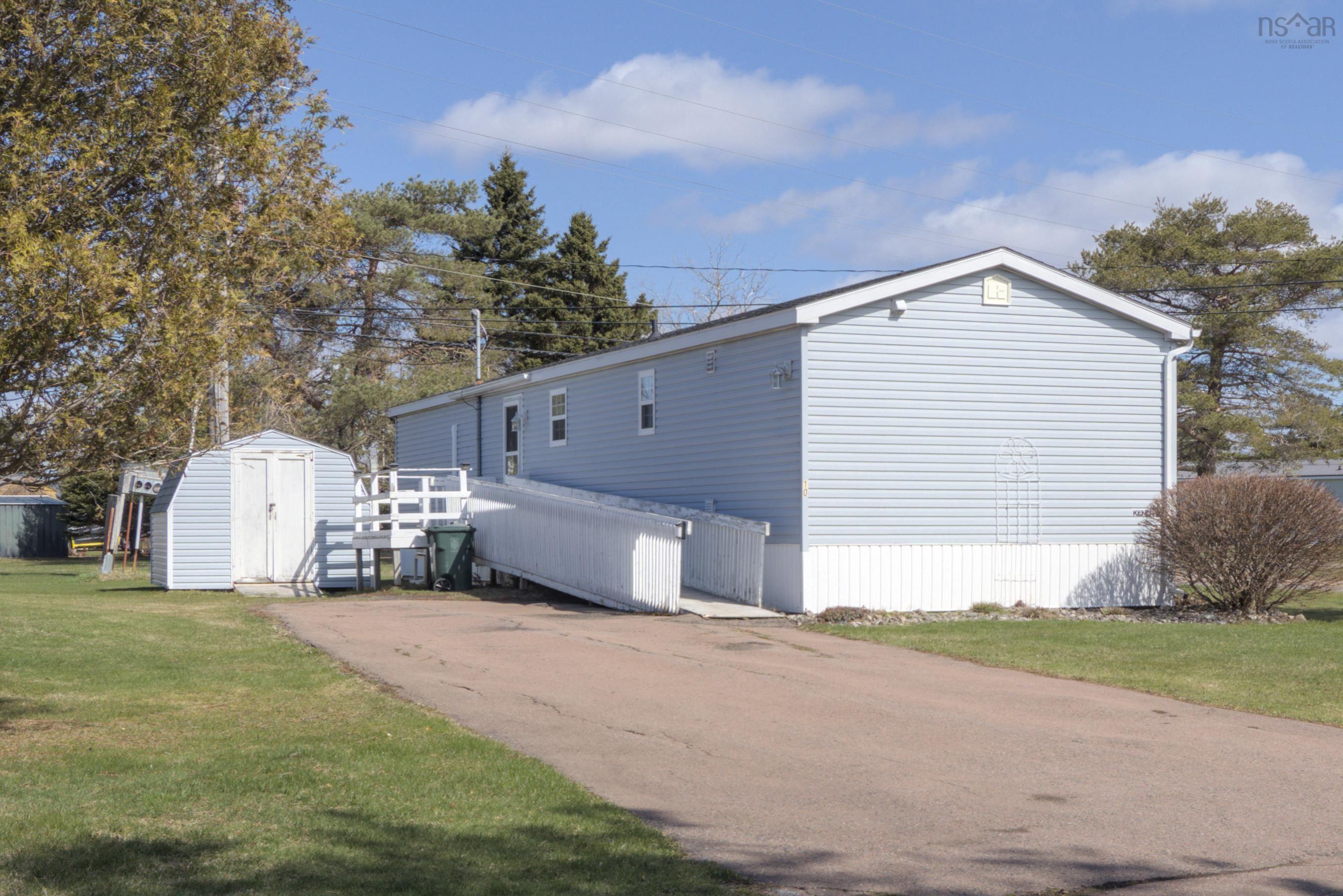 10 Lorne Crescent, Amherst, NS (MLS® 202608501)