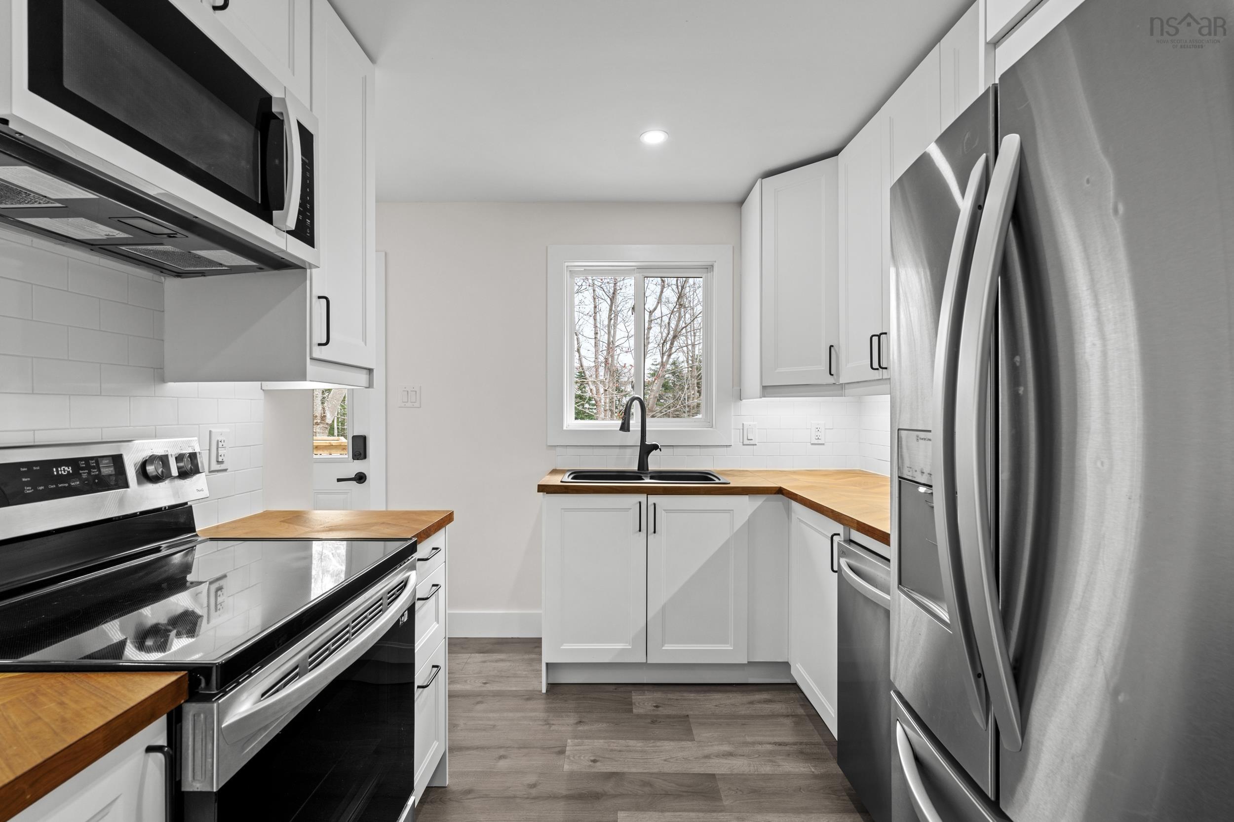 $599,900.00: 2728/2726 HWY 7 Lake Echo, Lake Echo