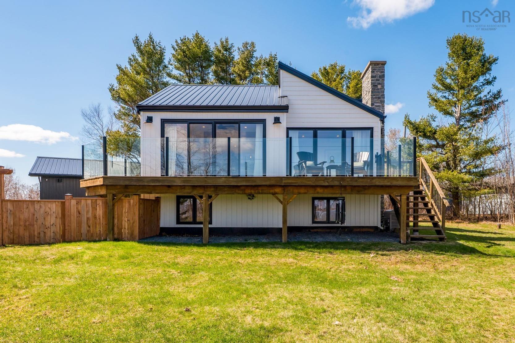 $769,000.00: 504 Porters Point Branch Road, Lower Canard