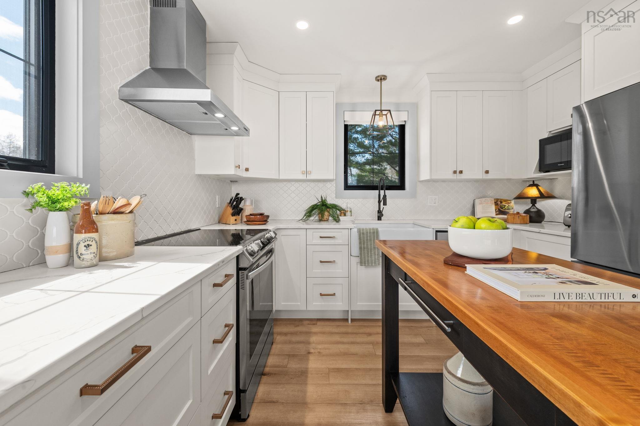 $769,000.00: 504 Porters Point Branch Road, Lower Canard