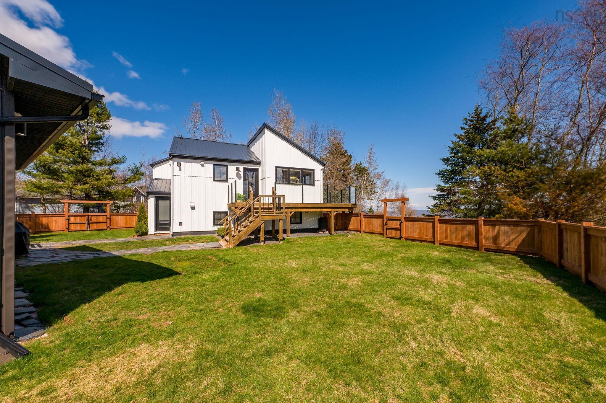 $769,000.00: 504 Porters Point Branch Road, Lower Canard