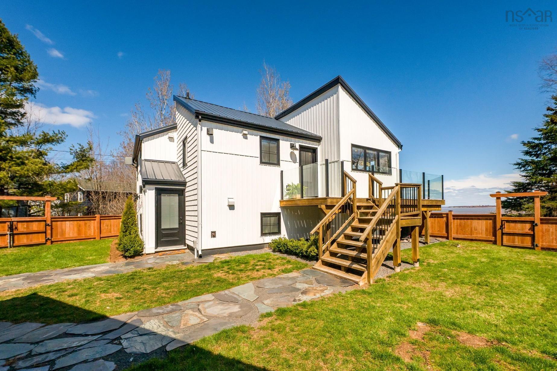 $769,000.00: 504 Porters Point Branch Road, Lower Canard