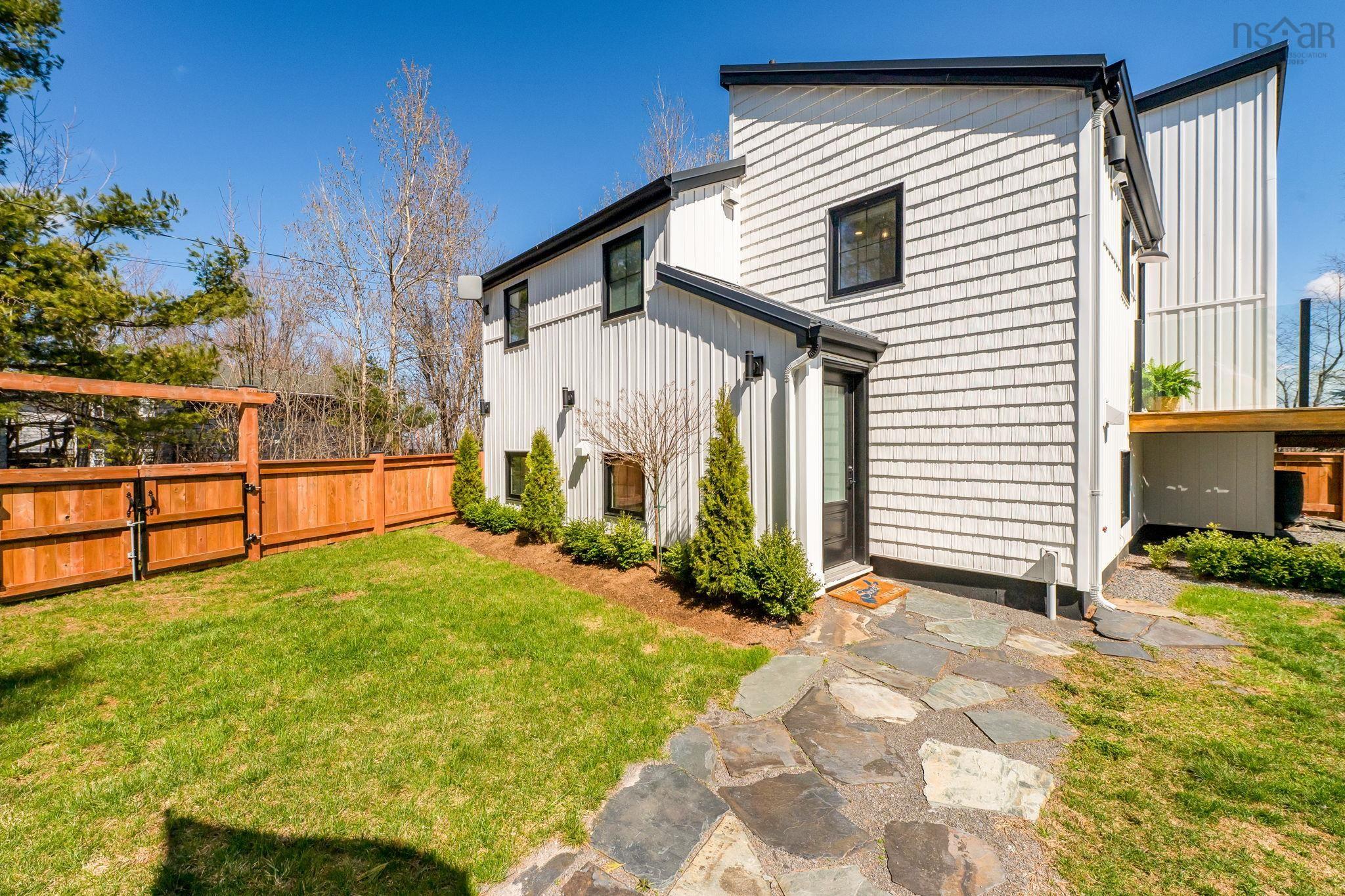 $769,000.00: 504 Porters Point Branch Road, Lower Canard