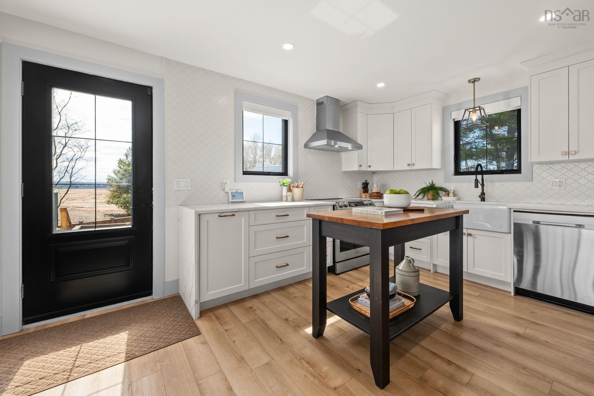 $769,000.00: 504 Porters Point Branch Road, Lower Canard