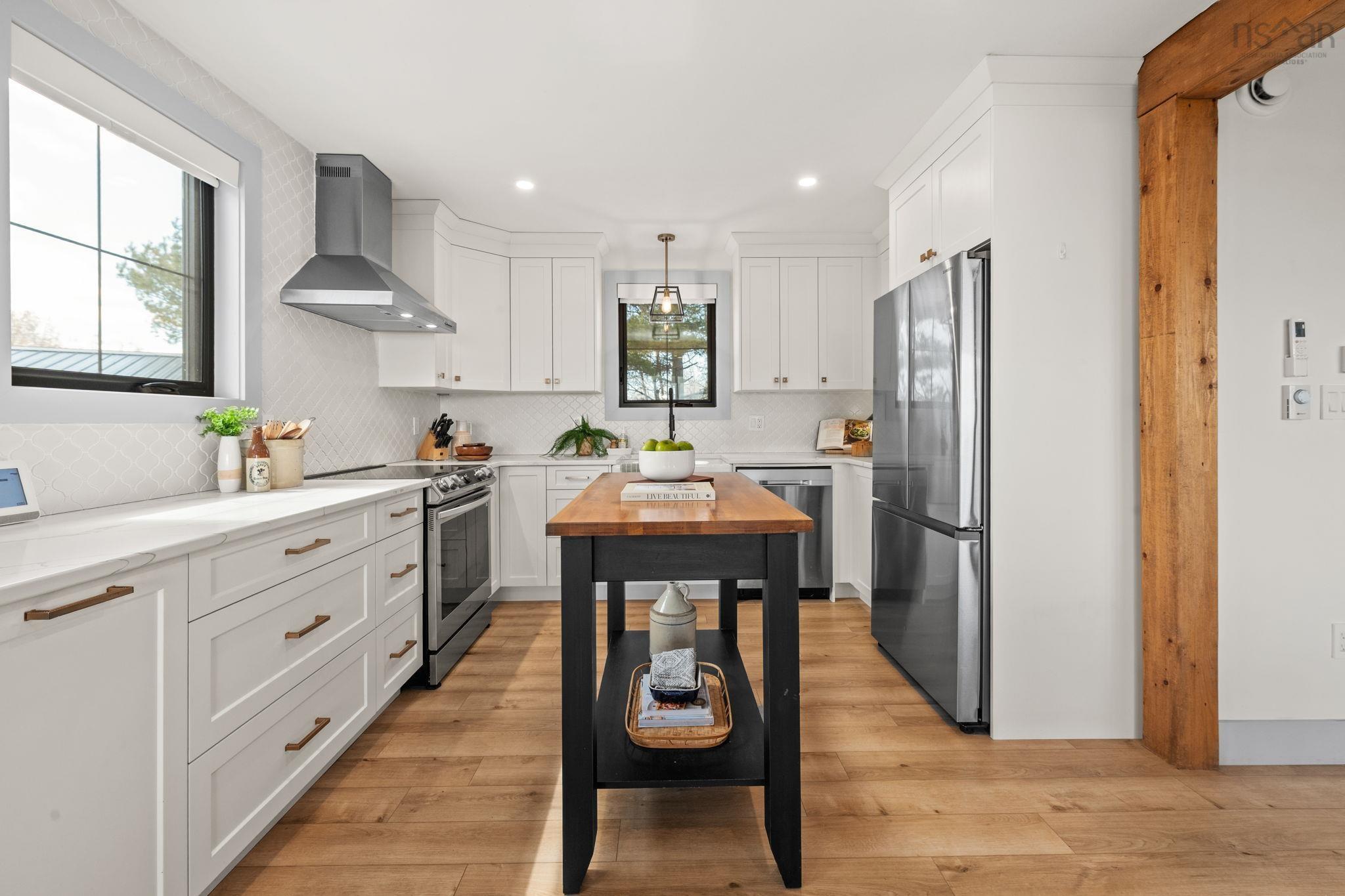 $769,000.00: 504 Porters Point Branch Road, Lower Canard