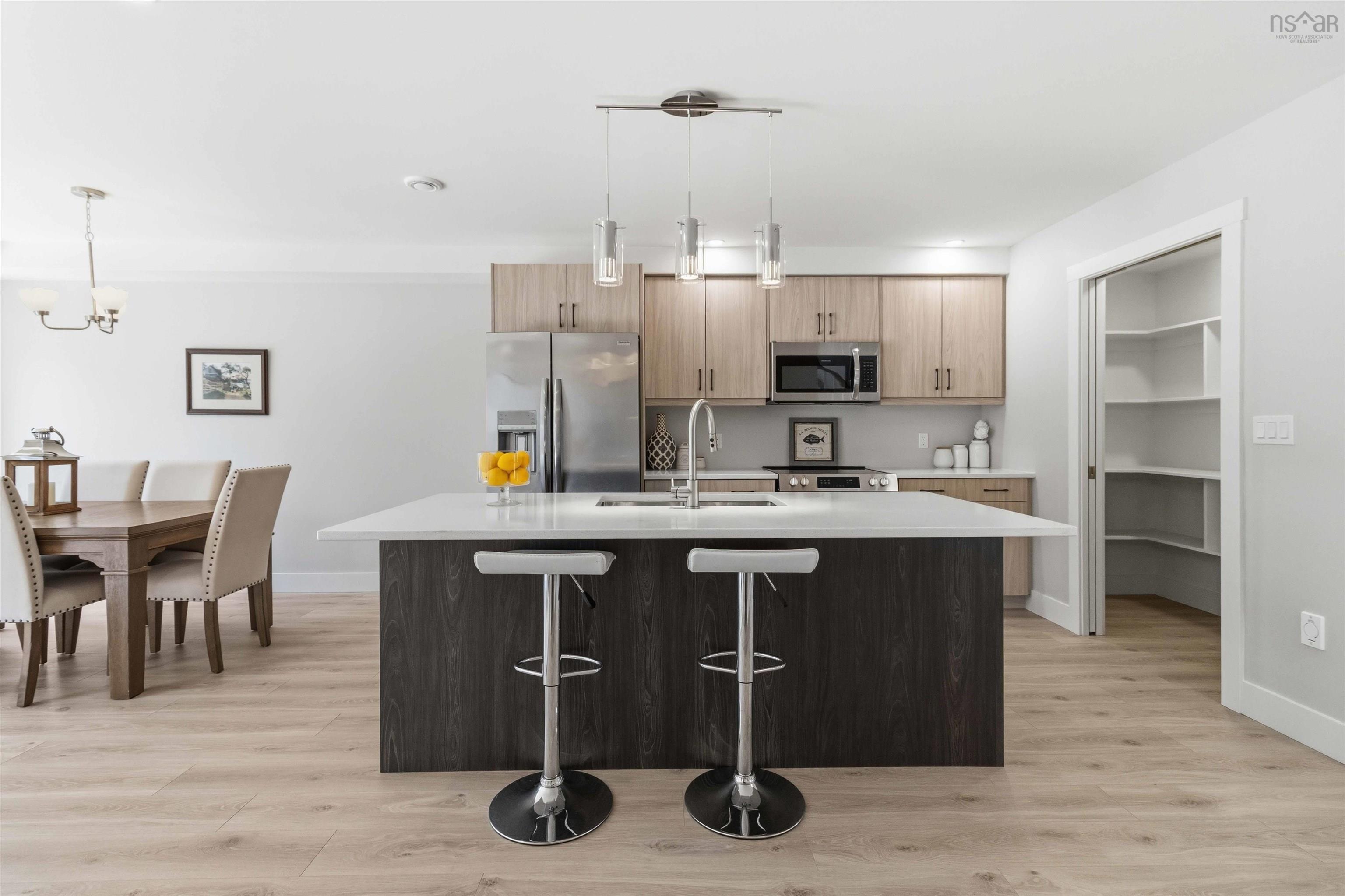 $724,900.00: 11 Viewcrest Drive, Clayton Park