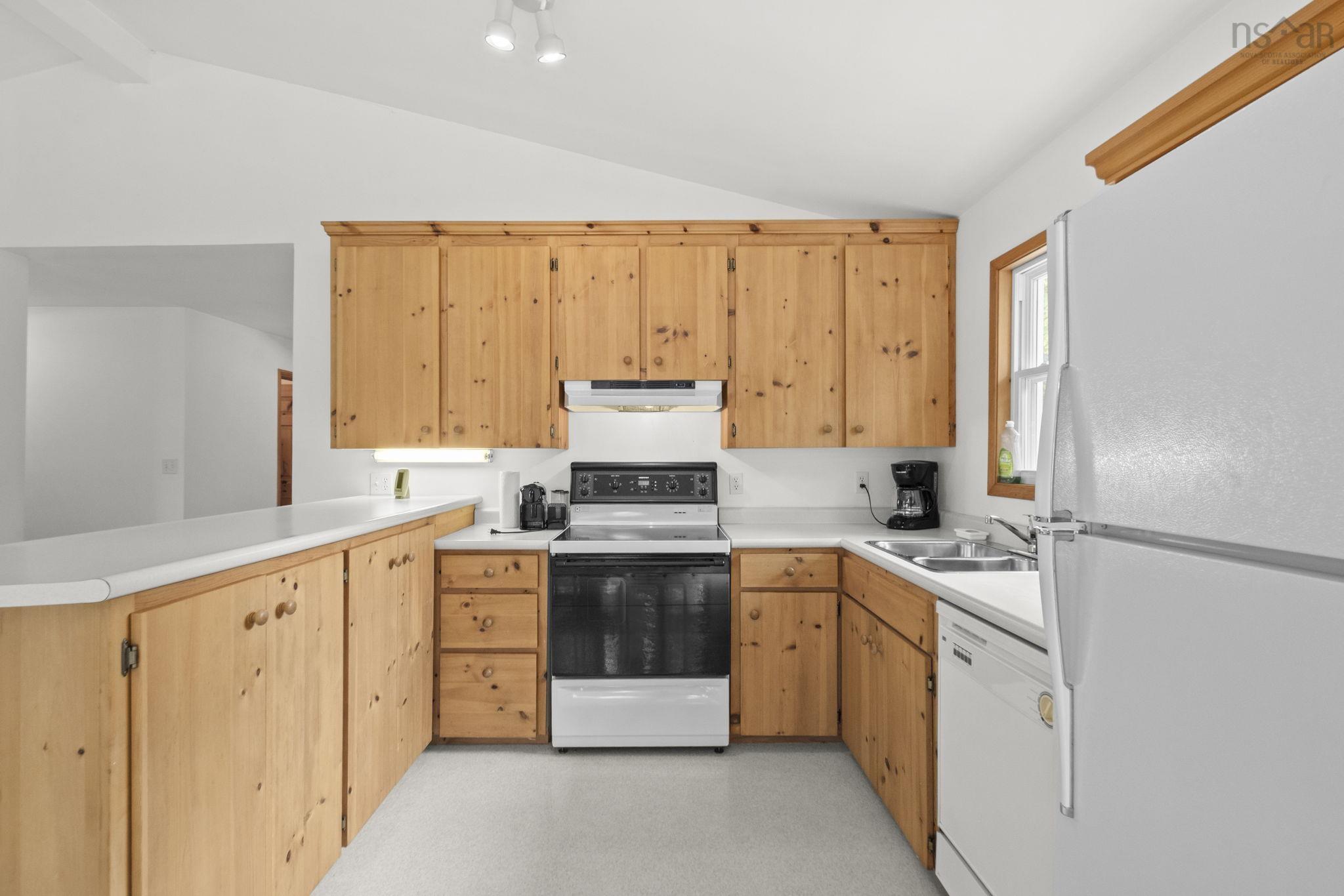 $535,000.00: 376 Lakefront Drive, Chelsea