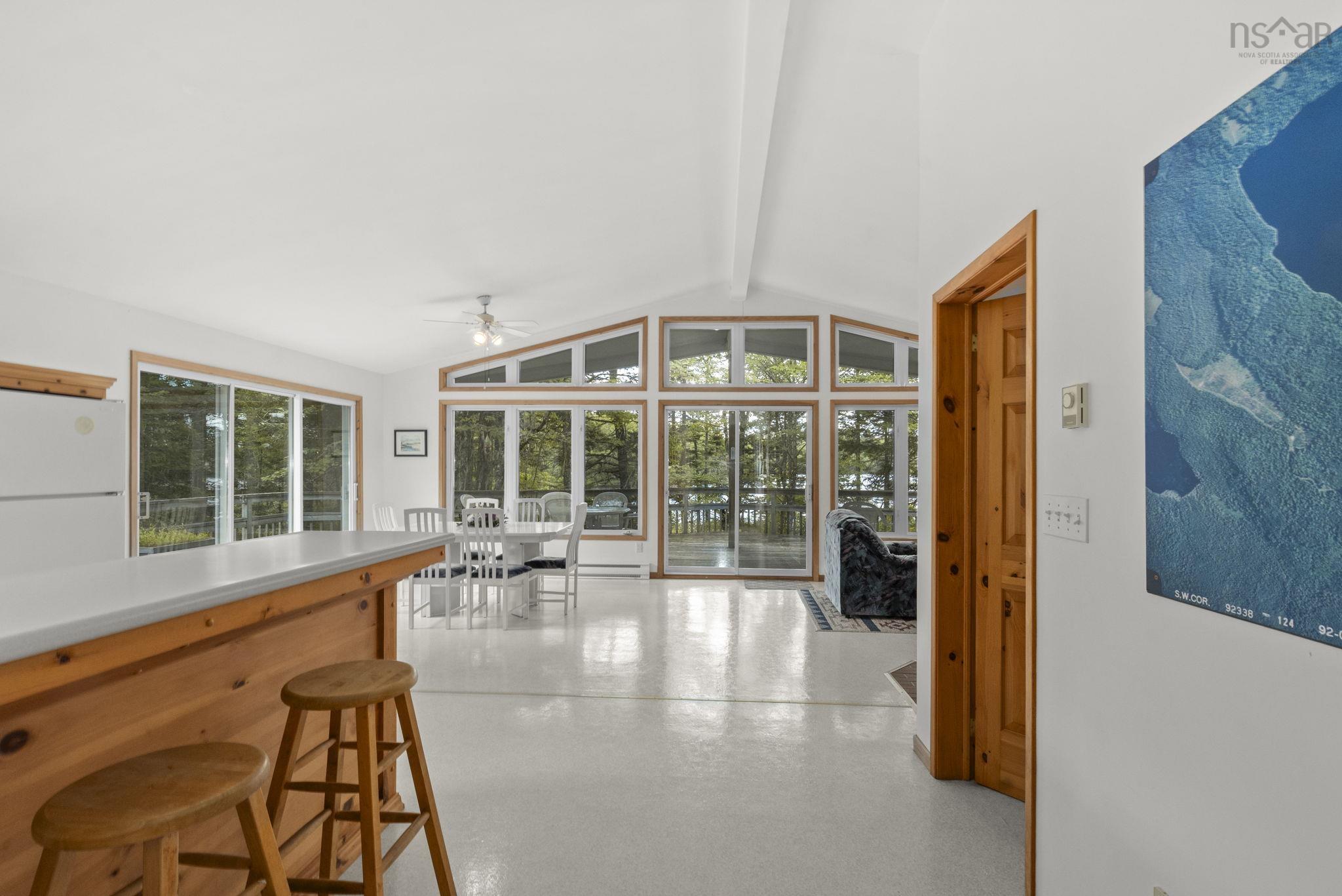 $535,000.00: 376 Lakefront Drive, Chelsea