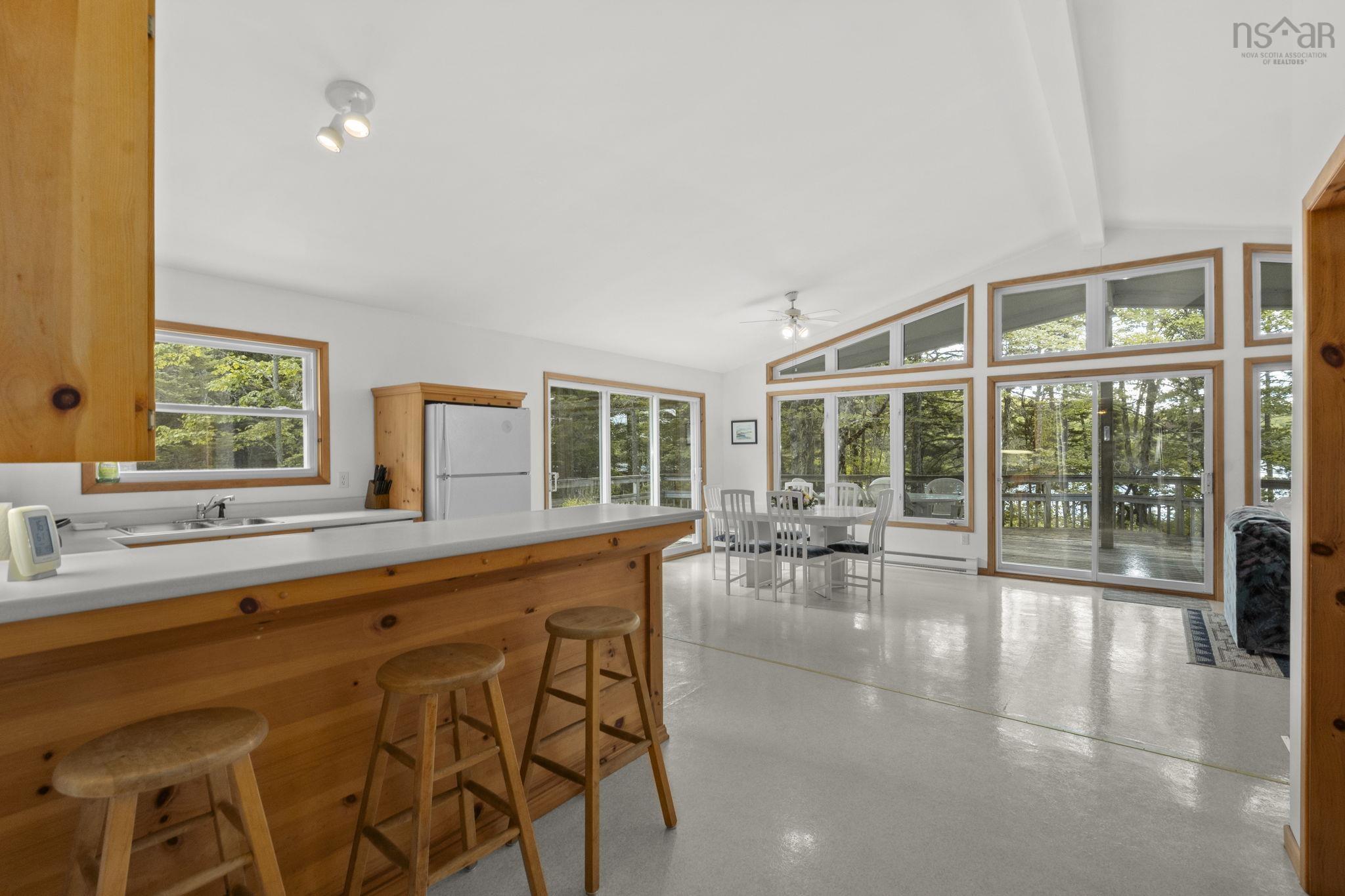 $535,000.00: 376 Lakefront Drive, Chelsea