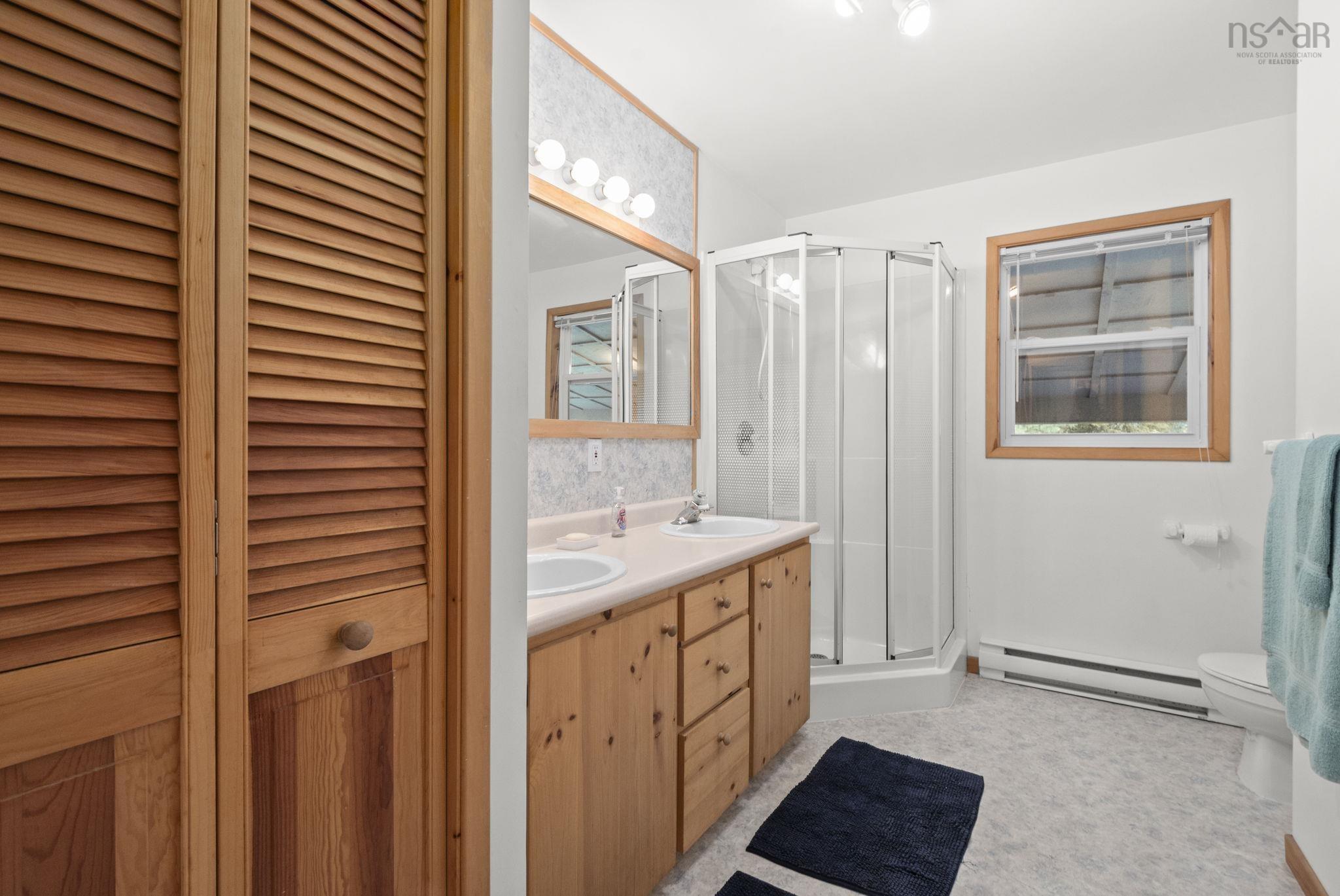 $535,000.00: 376 Lakefront Drive, Chelsea