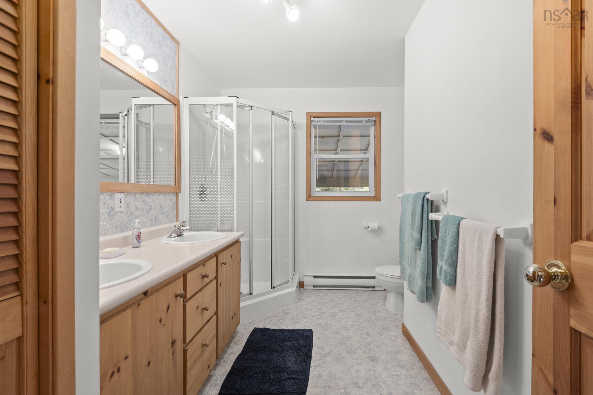 $535,000.00: 376 Lakefront Drive, Chelsea