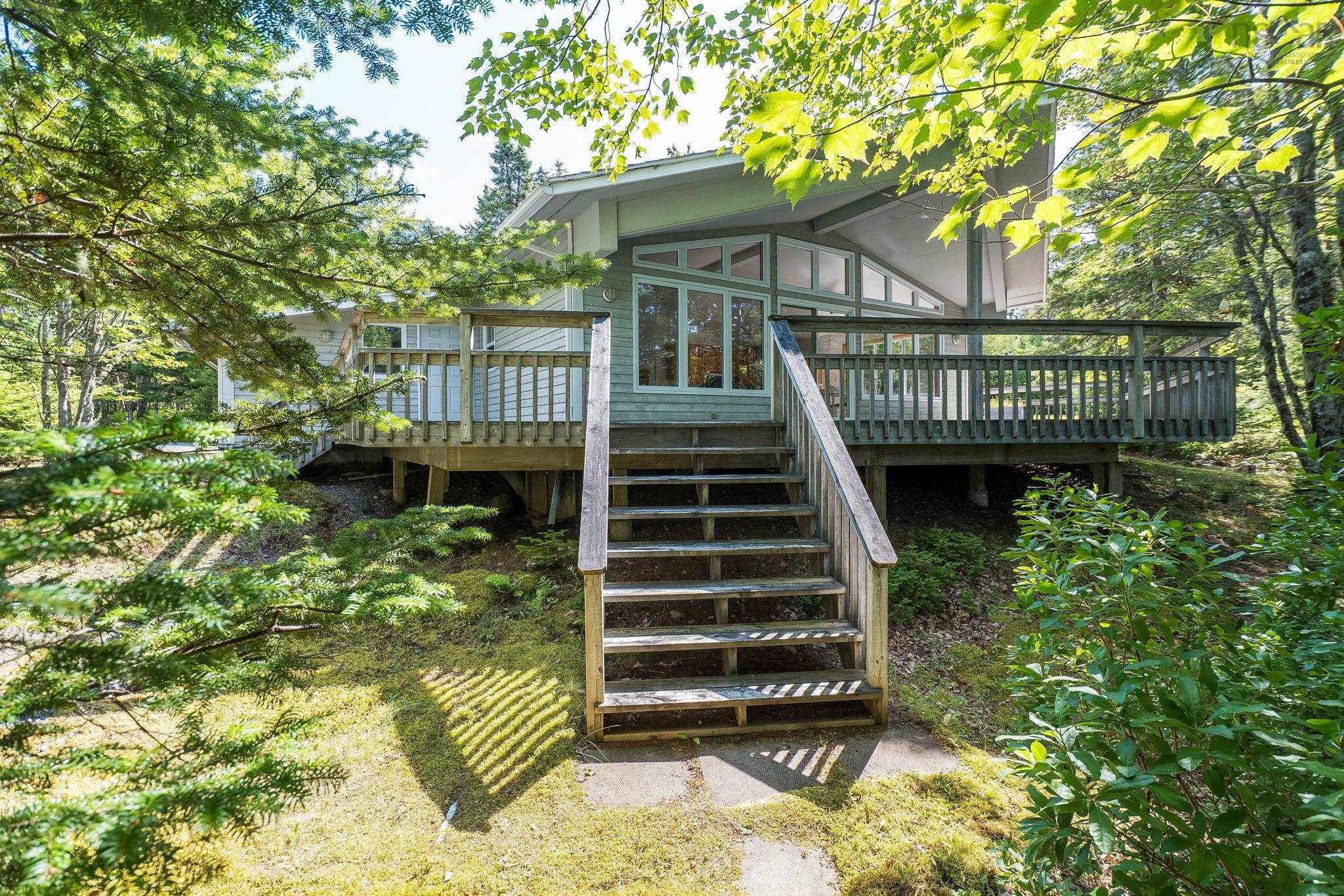 $535,000.00: 376 Lakefront Drive, Chelsea