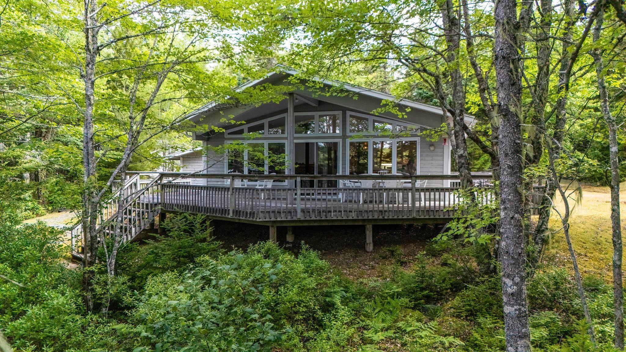 $535,000.00: 376 Lakefront Drive, Chelsea