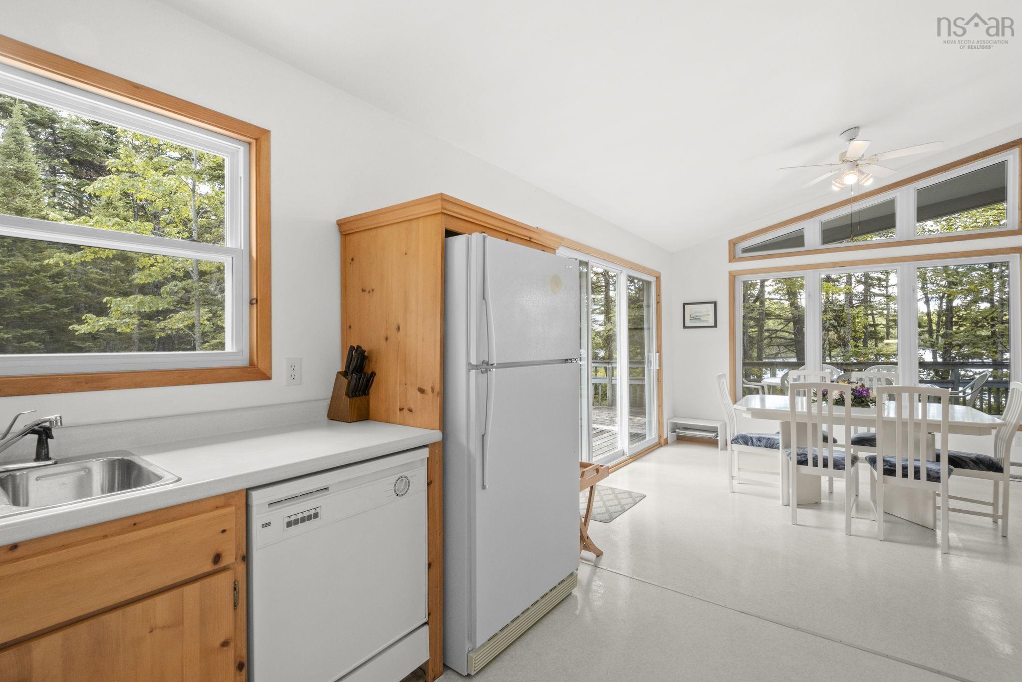 $535,000.00: 376 Lakefront Drive, Chelsea