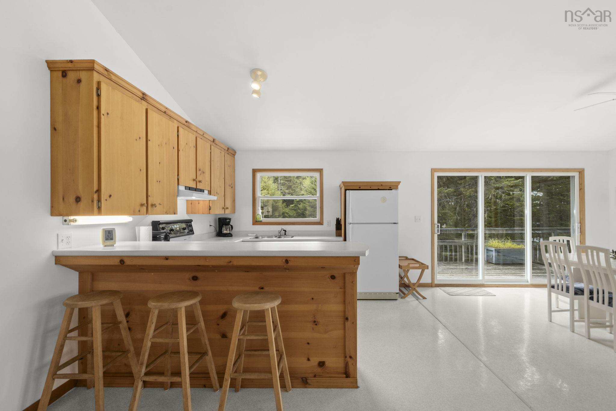 $535,000.00: 376 Lakefront Drive, Chelsea