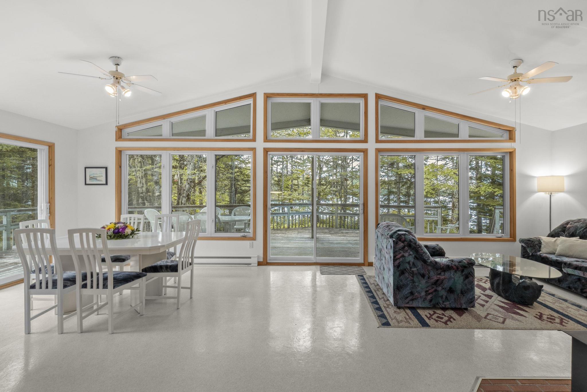 $535,000.00: 376 Lakefront Drive, Chelsea