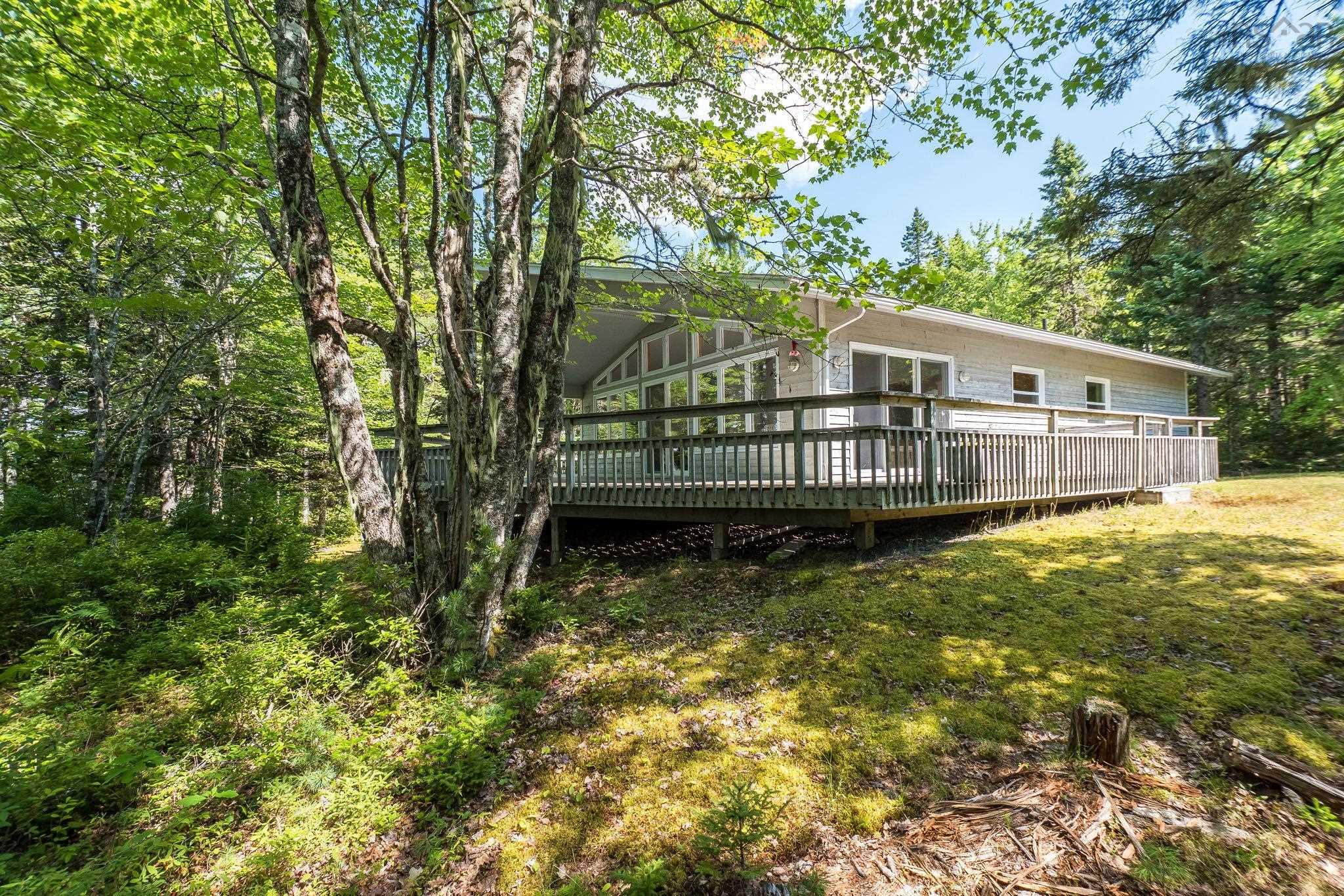 $535,000.00: 376 Lakefront Drive, Chelsea